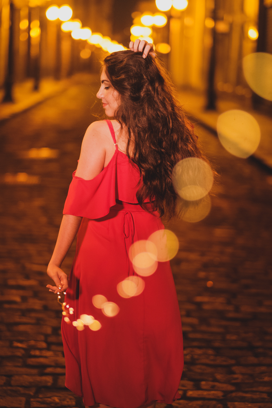 ensaio externo 15 anos, em santos, bolsa do café, vestido vermelho, sparkles, luz de fada