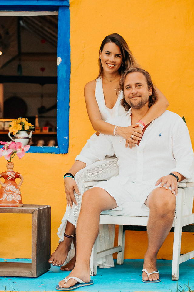 ensaio de casal na praia  trancoso - casamento trancoso - casamento arraial dajuda - casal sorrindo - cerimonialista trancoso - cerimonial arraial dajuda - fotografo em trancoso - fotografo em porto seguro
