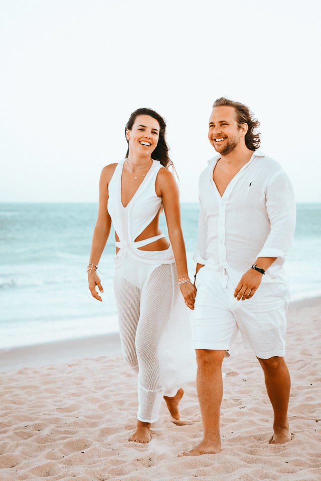ensaio de casal na praia  trancoso - casamento trancoso - casamento arraial dajuda - casal sorrindo - cerimonialista trancoso - cerimonial arraial dajuda - fotografo em trancoso - fotografo em porto seguro