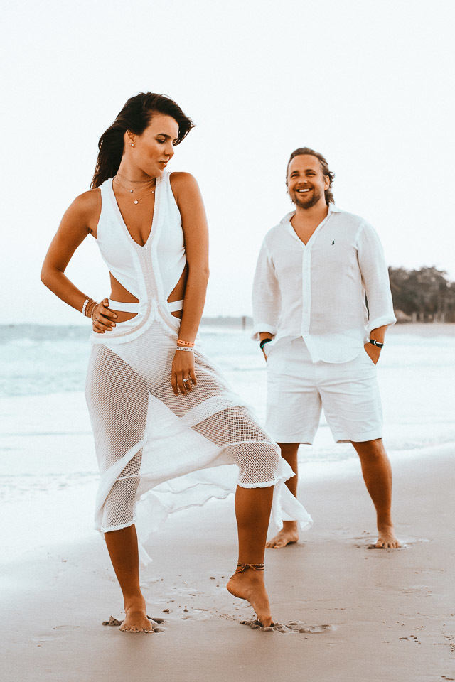 ensaio de casal na praia  trancoso - casamento trancoso - casamento arraial dajuda - casal sorrindo - cerimonialista trancoso - cerimonial arraial dajuda - fotografo em trancoso - fotografo em porto seguro