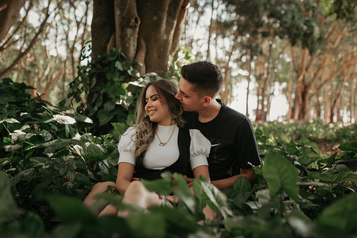 Ensaio pré wedding de Andressa Vieira e Winder Filho na Fazenda água limpa em Hidrolândia 