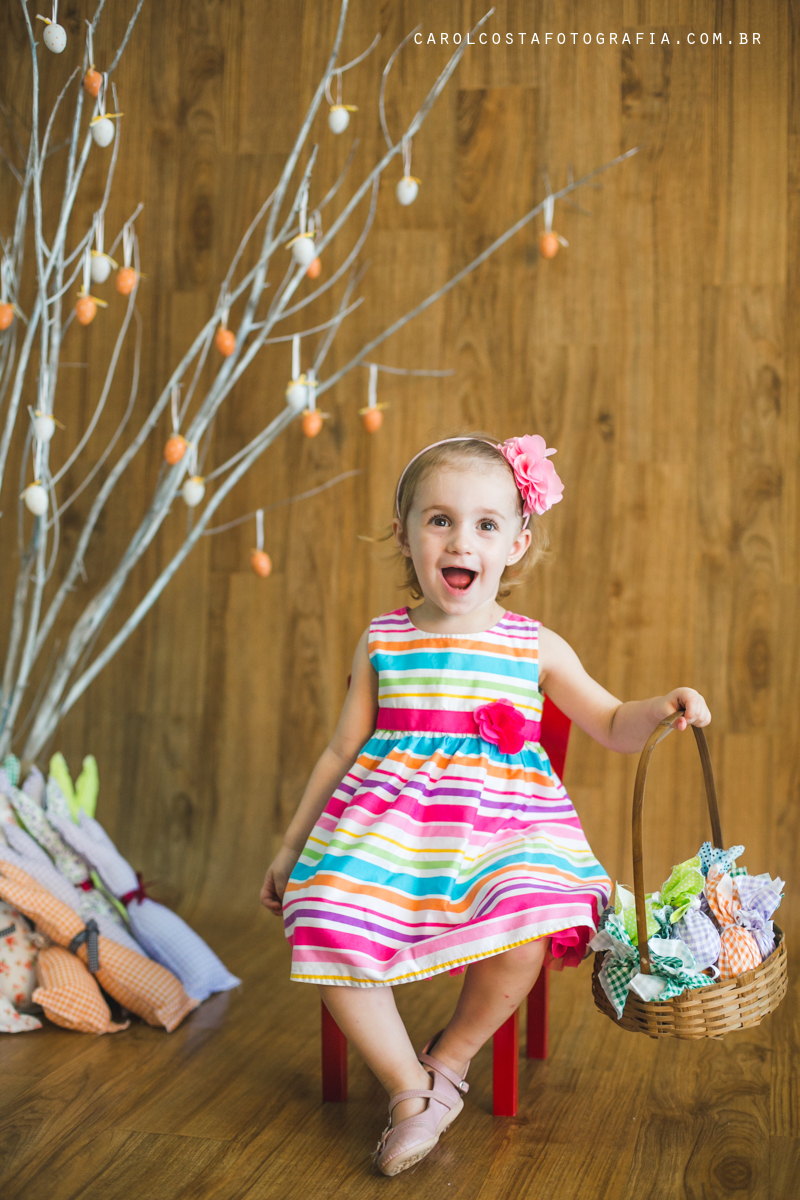 ensaio infantil, ensaio pascoa, joinville, ensaio criança. criança, coelho, foots pascoa, ensaio pascoa, ensaio pascoa joinville, cenario pascoa, carol costa fotografia, carol costa, fotografia