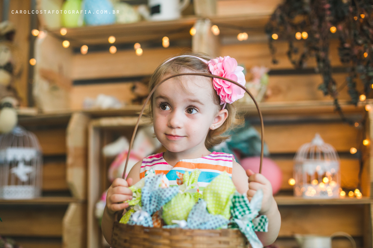 ensaio infantil, ensaio pascoa, joinville, ensaio criança. criança, coelho, foots pascoa, ensaio pascoa, ensaio pascoa joinville, cenario pascoa, carol costa fotografia, carol costa, fotografia