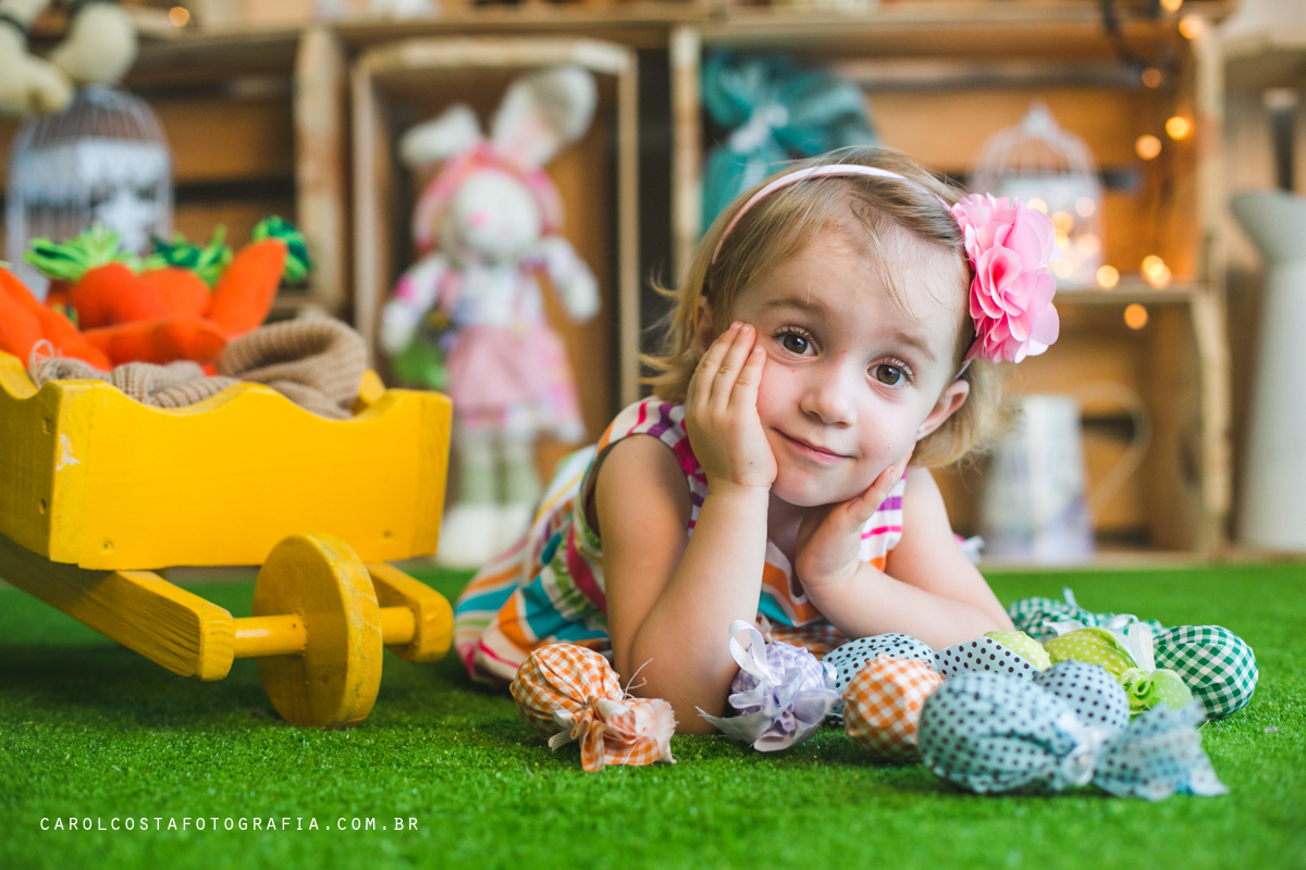 ensaio infantil, ensaio pascoa, joinville, ensaio criança. criança, coelho, foots pascoa, ensaio pascoa, ensaio pascoa joinville, cenario pascoa, carol costa fotografia, carol costa, fotografiaensaio infantil, ensaio pascoa, joinville, ensai