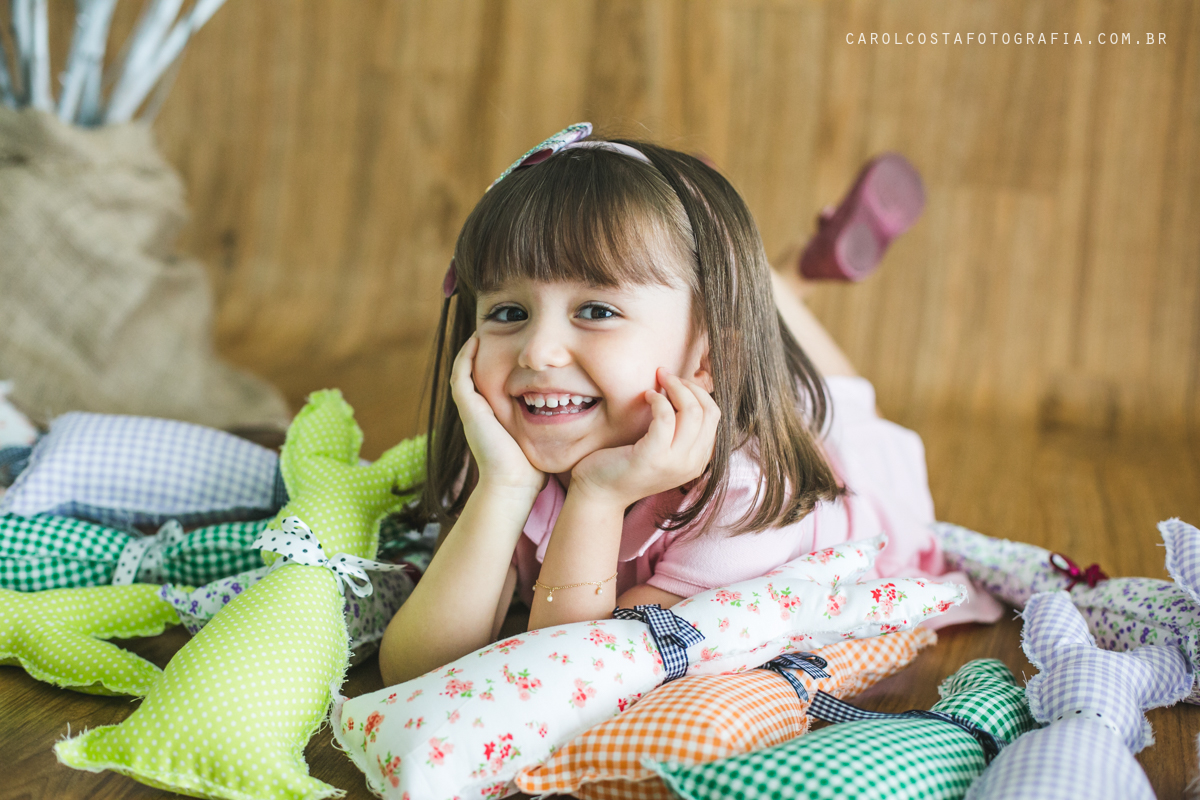 ensaio infantil, ensaio pascoa, joinville, ensaio criança. criança, coelho, foots pascoa, ensaio pascoa, ensaio pascoa joinville, cenario pascoa, carol costa fotografia, carol costa, fotografia