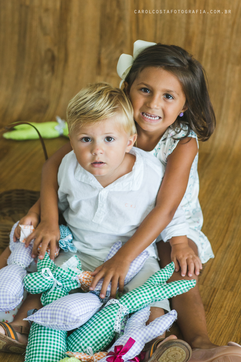 ensaio infantil, ensaio pascoa, joinville, ensaio criança. criança, coelho, foots pascoa, ensaio pascoa, ensaio pascoa joinville, cenario pascoa, carol costa fotografia, carol costa, fotografia