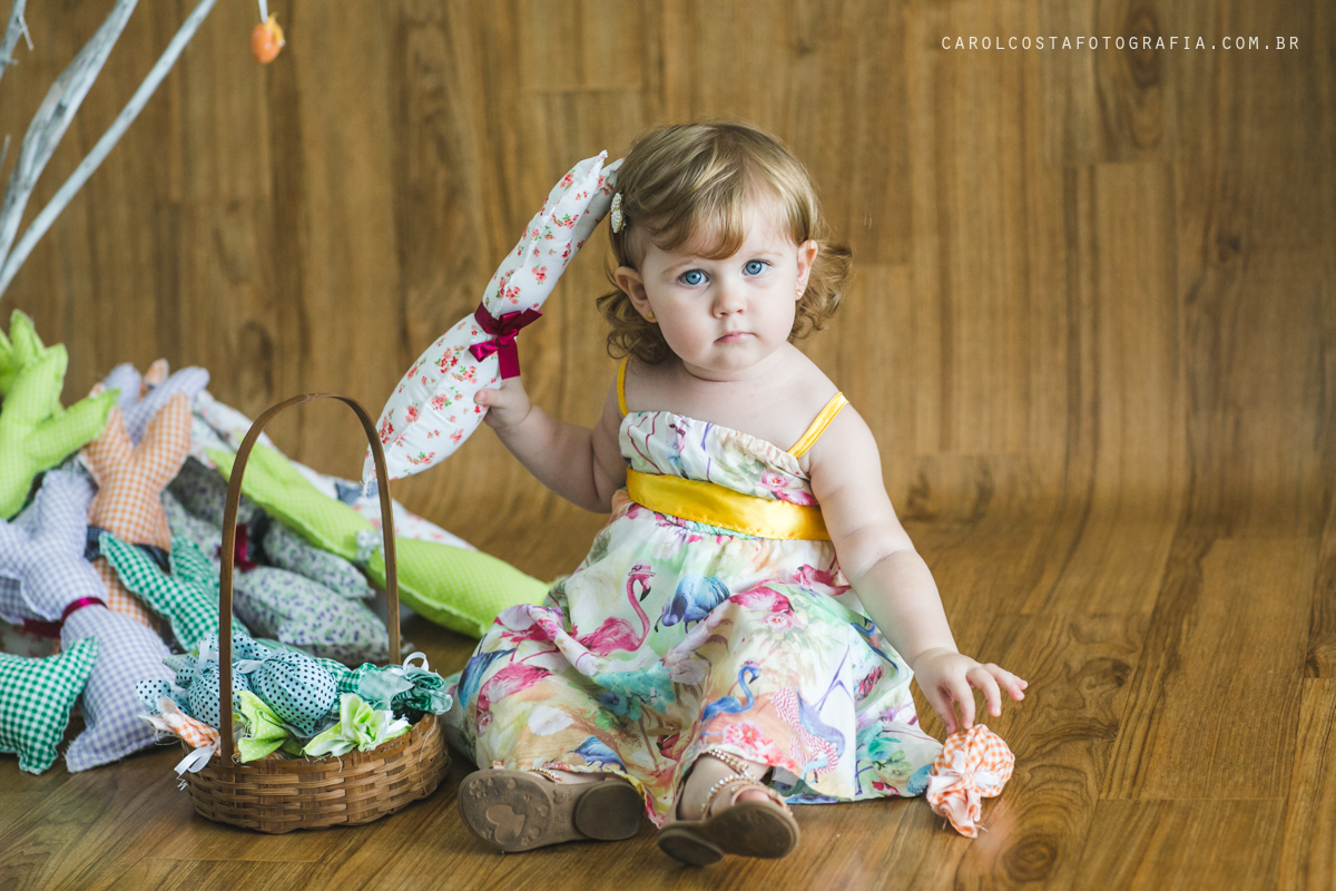 ensaio infantil, ensaio pascoa, joinville, ensaio criança. criança, coelho, foots pascoa, ensaio pascoa, ensaio pascoa joinville, cenario pascoa, carol costa fotografia, carol costa, fotografia