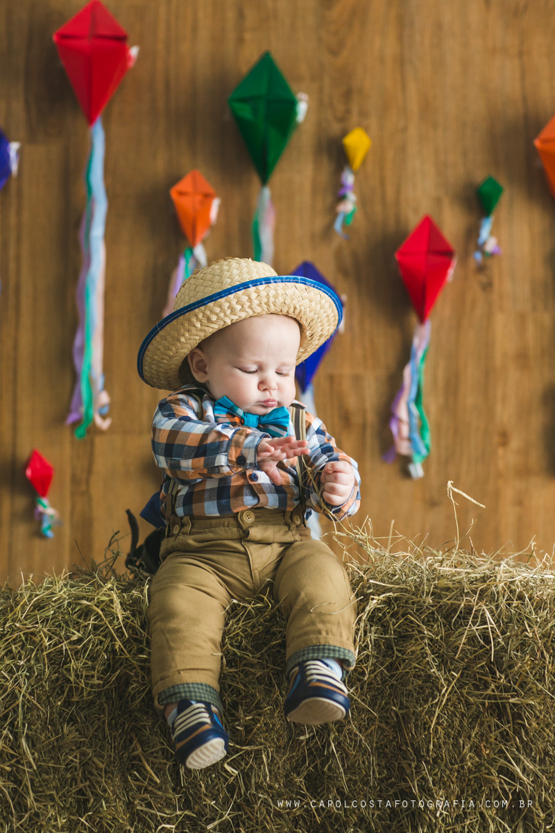 ensaio infantil, joinville, ensaio criança. criança, carol costa fotografia, carol costa, fotografia, acompanhamento infantil, festa junina, ensaio caipira