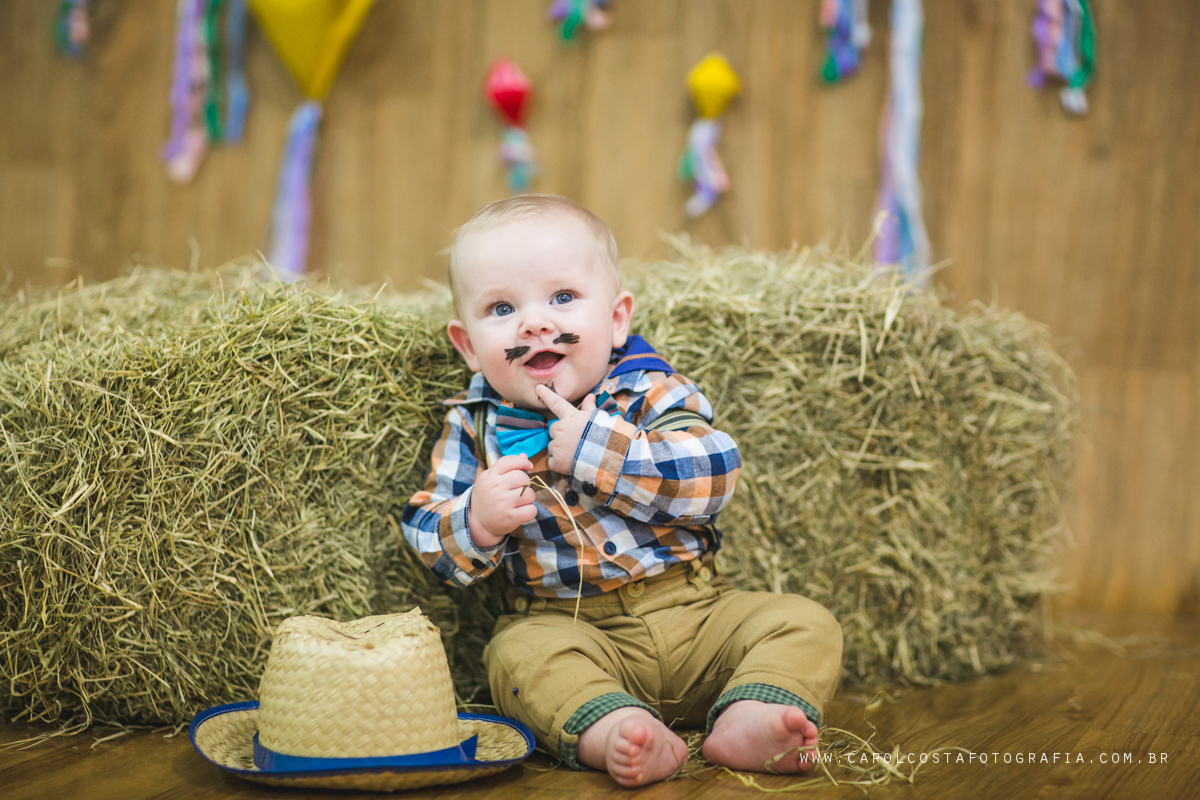 ensaio infantil, joinville, ensaio criança. criança, carol costa fotografia, carol costa, fotografia, acompanhamento infantil, festa junina, ensaio caipira