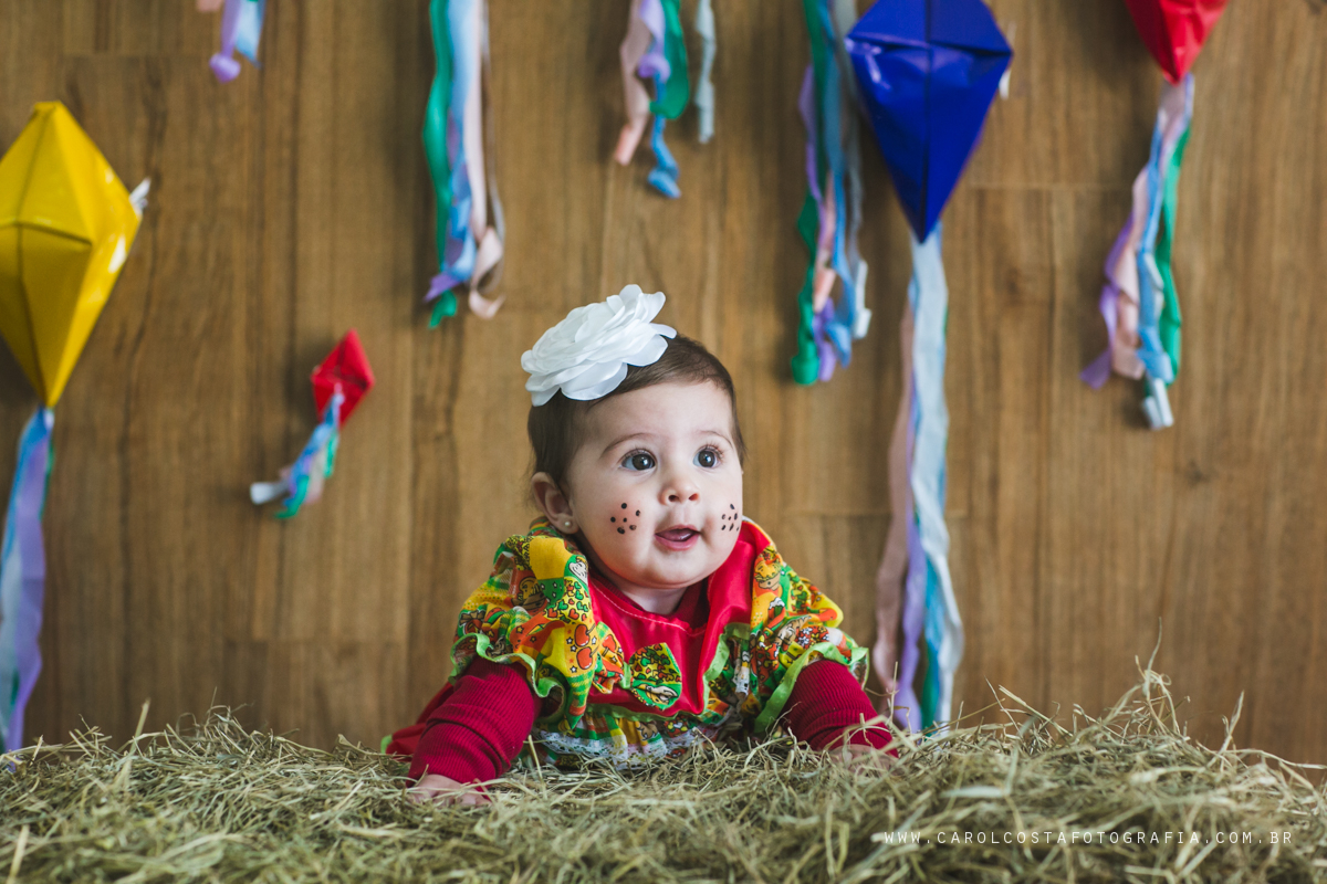 ensaio infantil, joinville, ensaio criança. criança, carol costa fotografia, carol costa, fotografia, acompanhamento infantil, festa junina, ensaio caipira