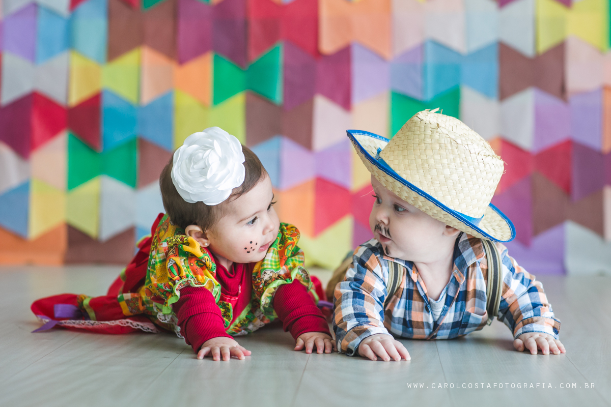 ensaio infantil, joinville, ensaio criança. criança, carol costa fotografia, carol costa, fotografia, acompanhamento infantil, festa junina, ensaio caipira