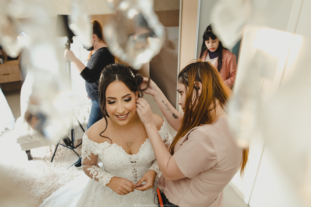 beatriz-e-henrique-casamento-cristiane-bastos-atelie-sao-bernardo-do-campo-avenida-renata-258-vila-formosa-espaco-mansao-o-casarao-breno-martins-fotografia