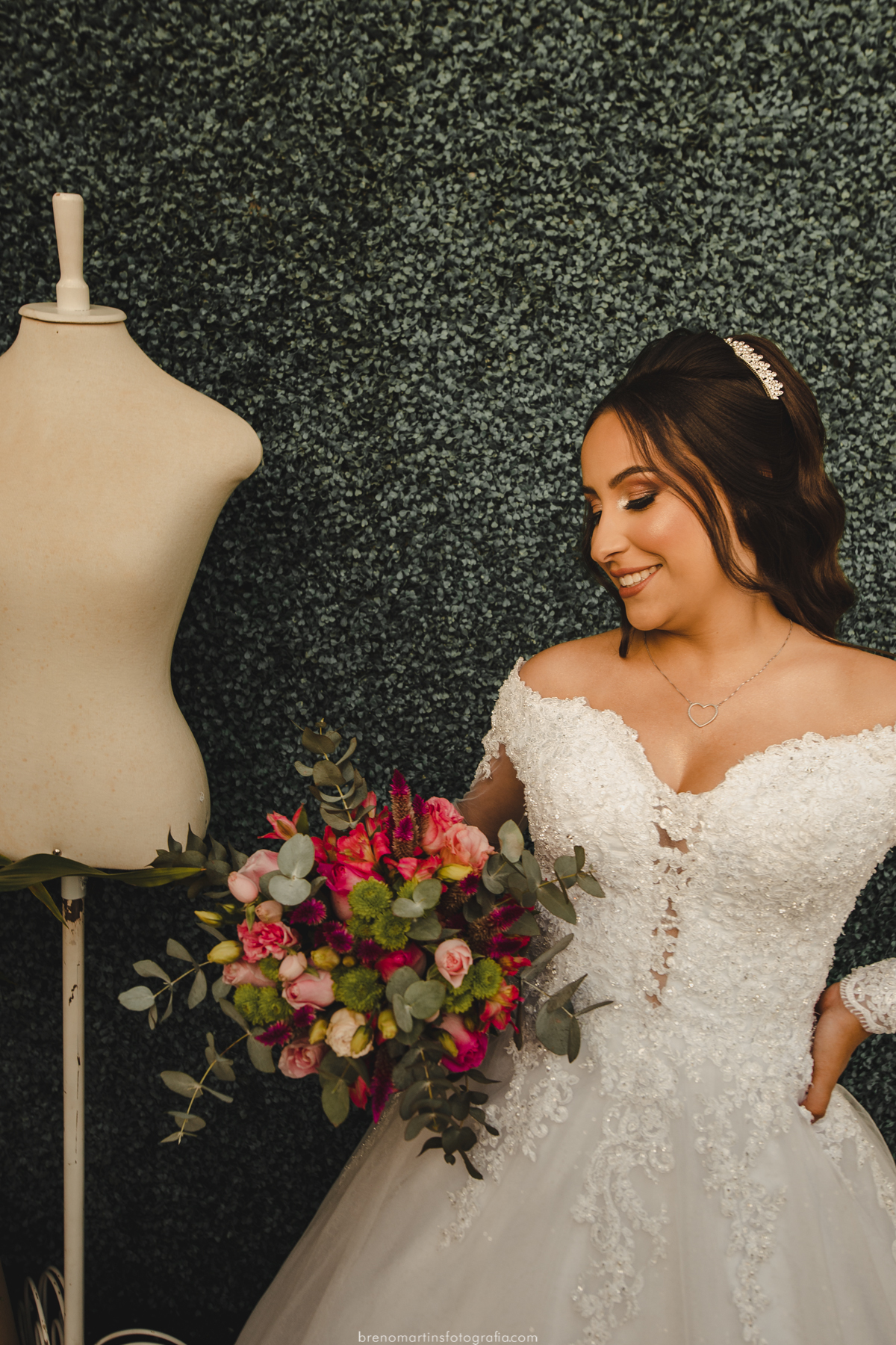 beatriz-e-henrique-casamento-cristiane-bastos-atelie-sao-bernardo-do-campo-avenida-renata-258-vila-formosa-espaco-mansao-o-casarao-breno-martins-fotografia