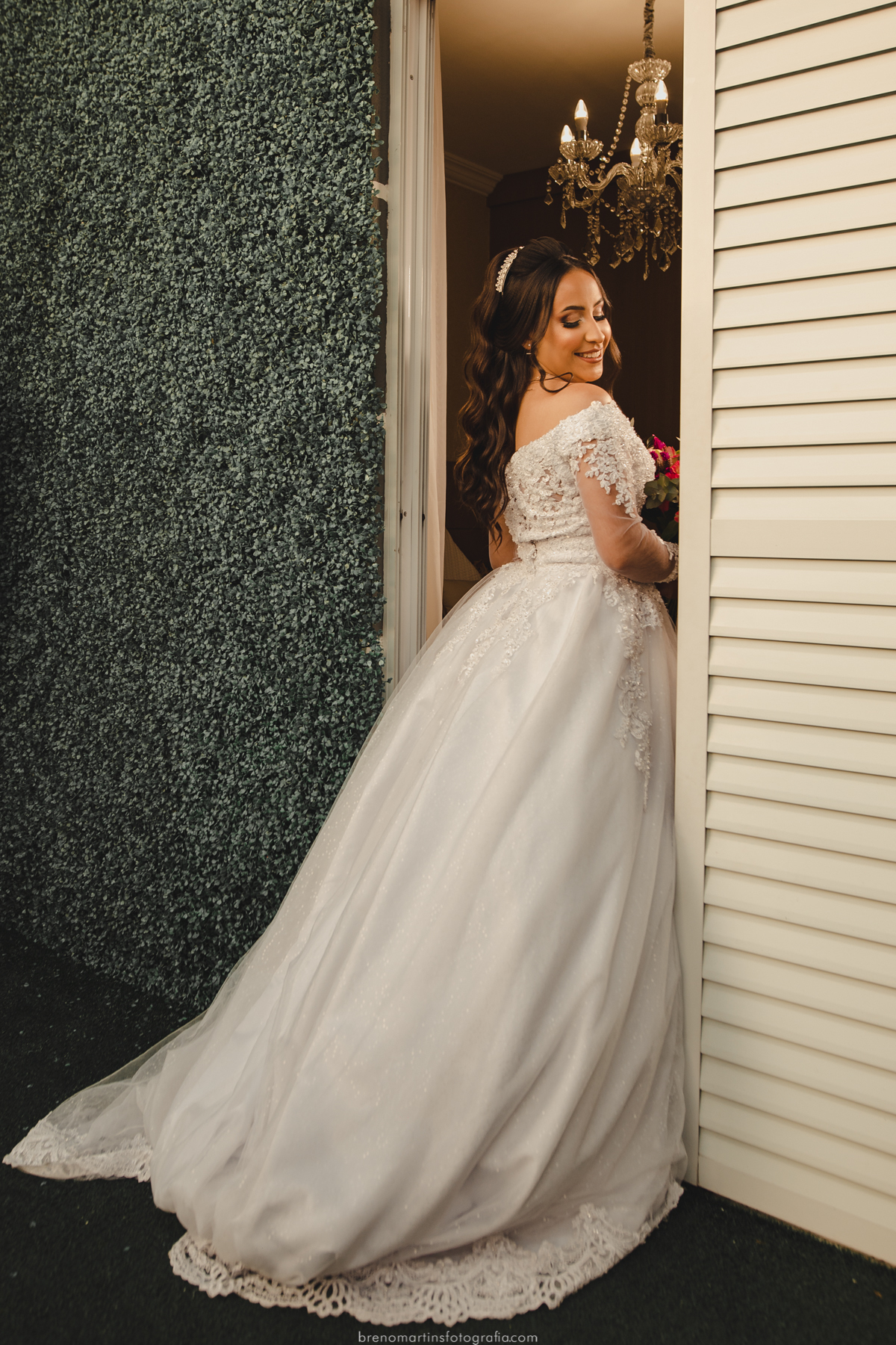 beatriz-e-henrique-casamento-cristiane-bastos-atelie-sao-bernardo-do-campo-avenida-renata-258-vila-formosa-espaco-mansao-o-casarao-breno-martins-fotografia