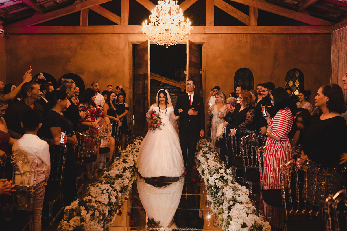 beatriz-e-henrique-casamento-cristiane-bastos-atelie-sao-bernardo-do-campo-avenida-renata-258-vila-formosa-espaco-mansao-o-casarao-breno-martins-fotografia