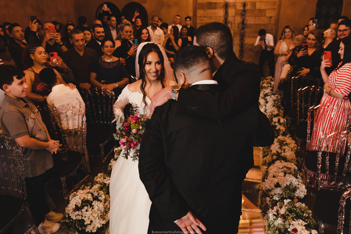 beatriz-e-henrique-casamento-cristiane-bastos-atelie-sao-bernardo-do-campo-avenida-renata-258-vila-formosa-espaco-mansao-o-casarao-breno-martins-fotografia
