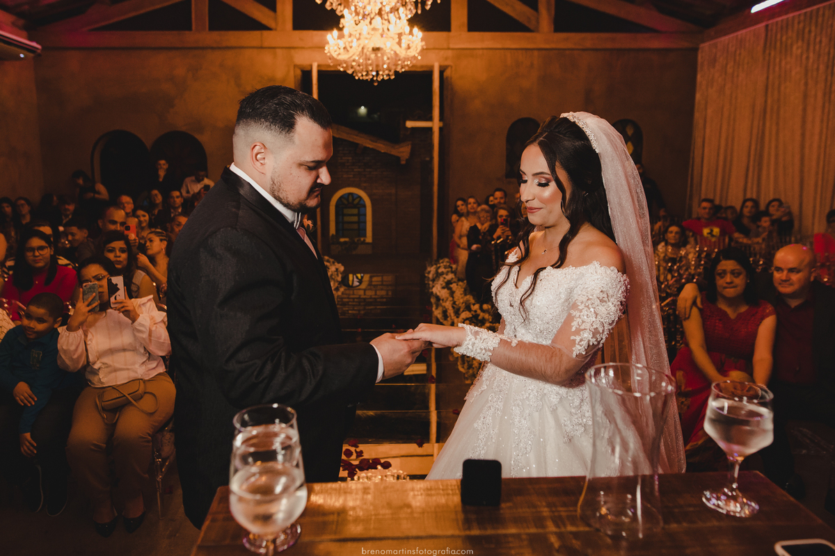 beatriz-e-henrique-casamento-cristiane-bastos-atelie-sao-bernardo-do-campo-avenida-renata-258-vila-formosa-espaco-mansao-o-casarao-breno-martins-fotografia