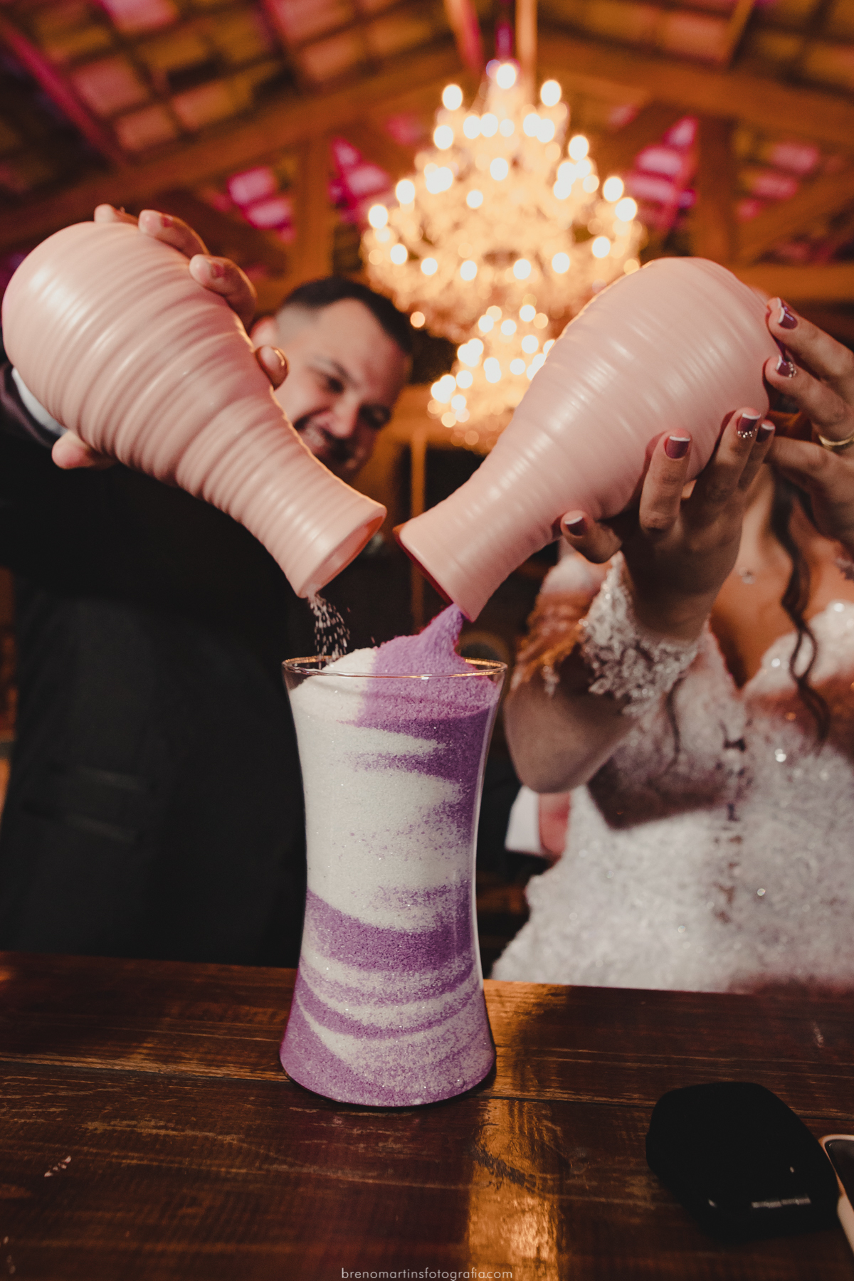 beatriz-e-henrique-casamento-cristiane-bastos-atelie-sao-bernardo-do-campo-avenida-renata-258-vila-formosa-espaco-mansao-o-casarao-breno-martins-fotografia