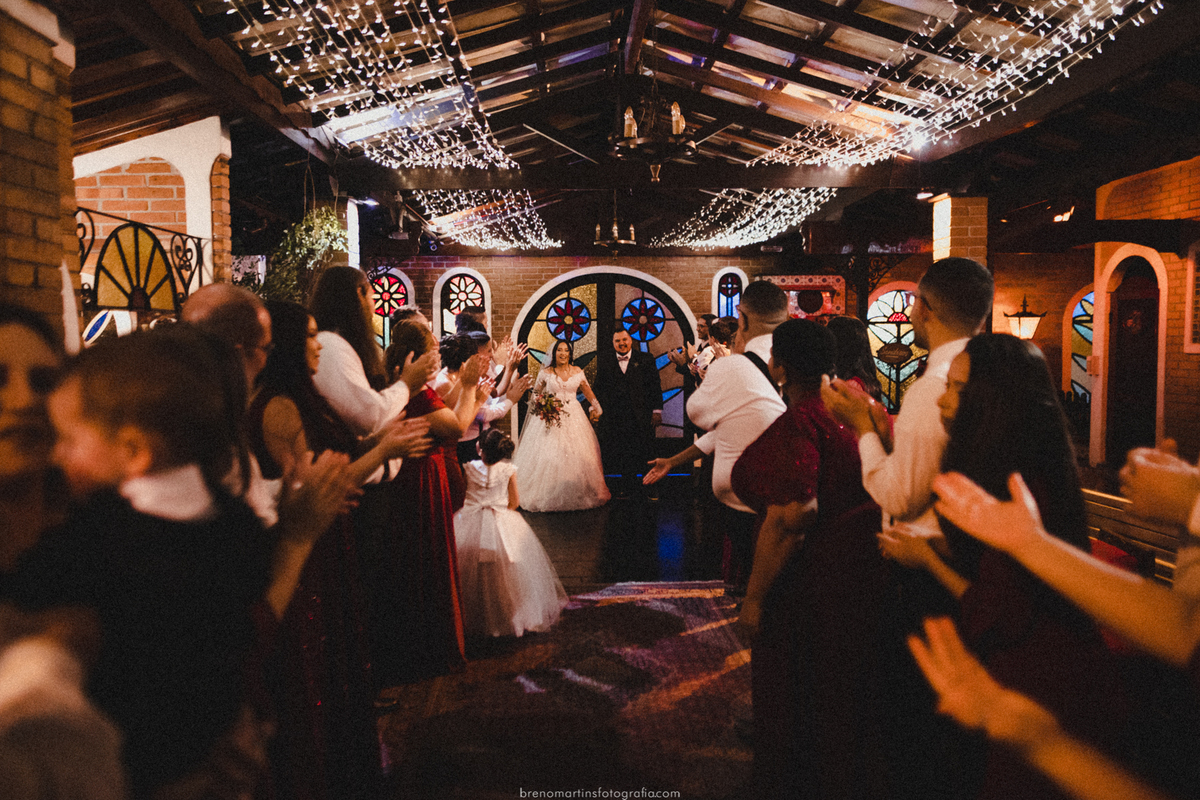 beatriz-e-henrique-casamento-cristiane-bastos-atelie-sao-bernardo-do-campo-avenida-renata-258-vila-formosa-espaco-mansao-o-casarao-breno-martins-fotografia