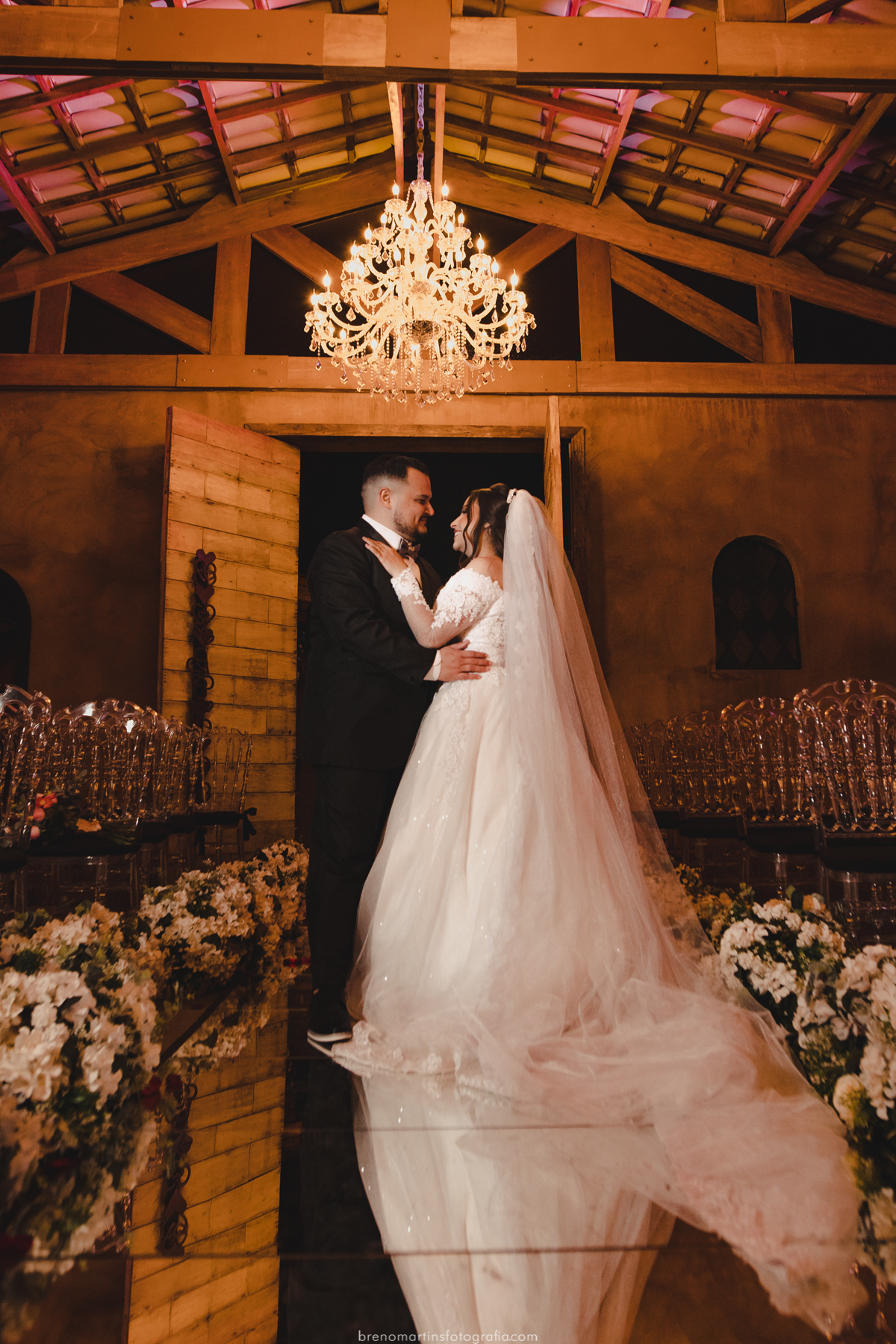 beatriz-e-henrique-casamento-cristiane-bastos-atelie-sao-bernardo-do-campo-avenida-renata-258-vila-formosa-espaco-mansao-o-casarao-breno-martins-fotografia
