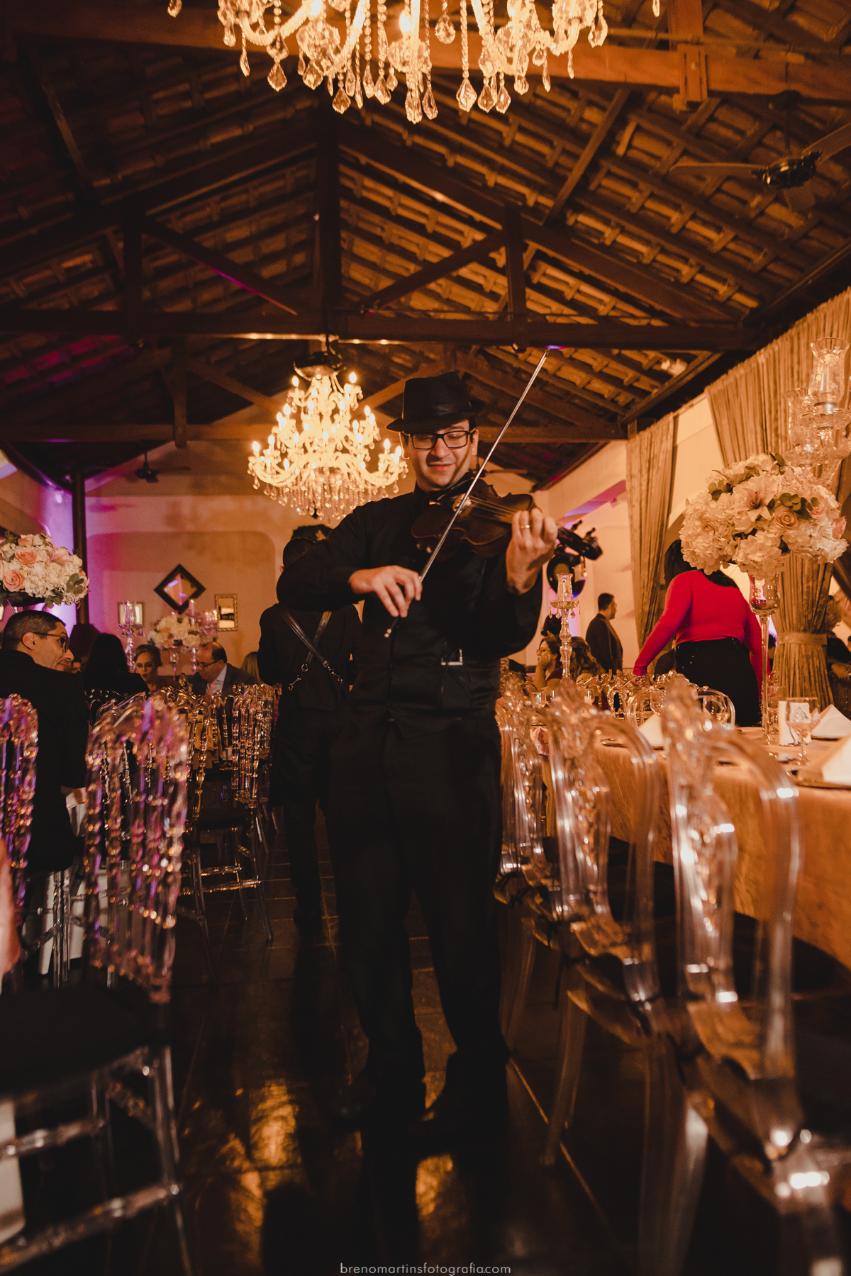 beatriz-e-henrique-casamento-cristiane-bastos-atelie-sao-bernardo-do-campo-avenida-renata-258-vila-formosa-espaco-mansao-o-casarao-breno-martins-fotografia