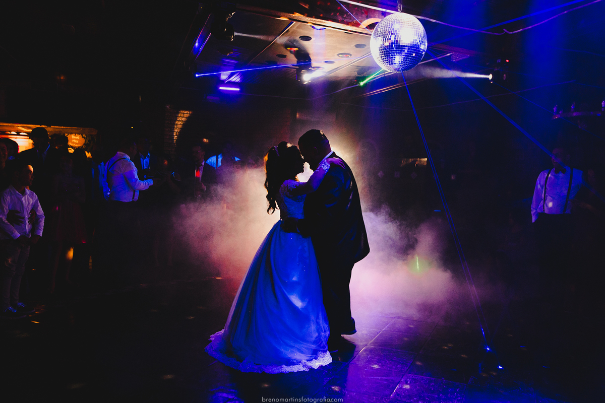 beatriz-e-henrique-casamento-cristiane-bastos-atelie-sao-bernardo-do-campo-avenida-renata-258-vila-formosa-espaco-mansao-o-casarao-breno-martins-fotografia