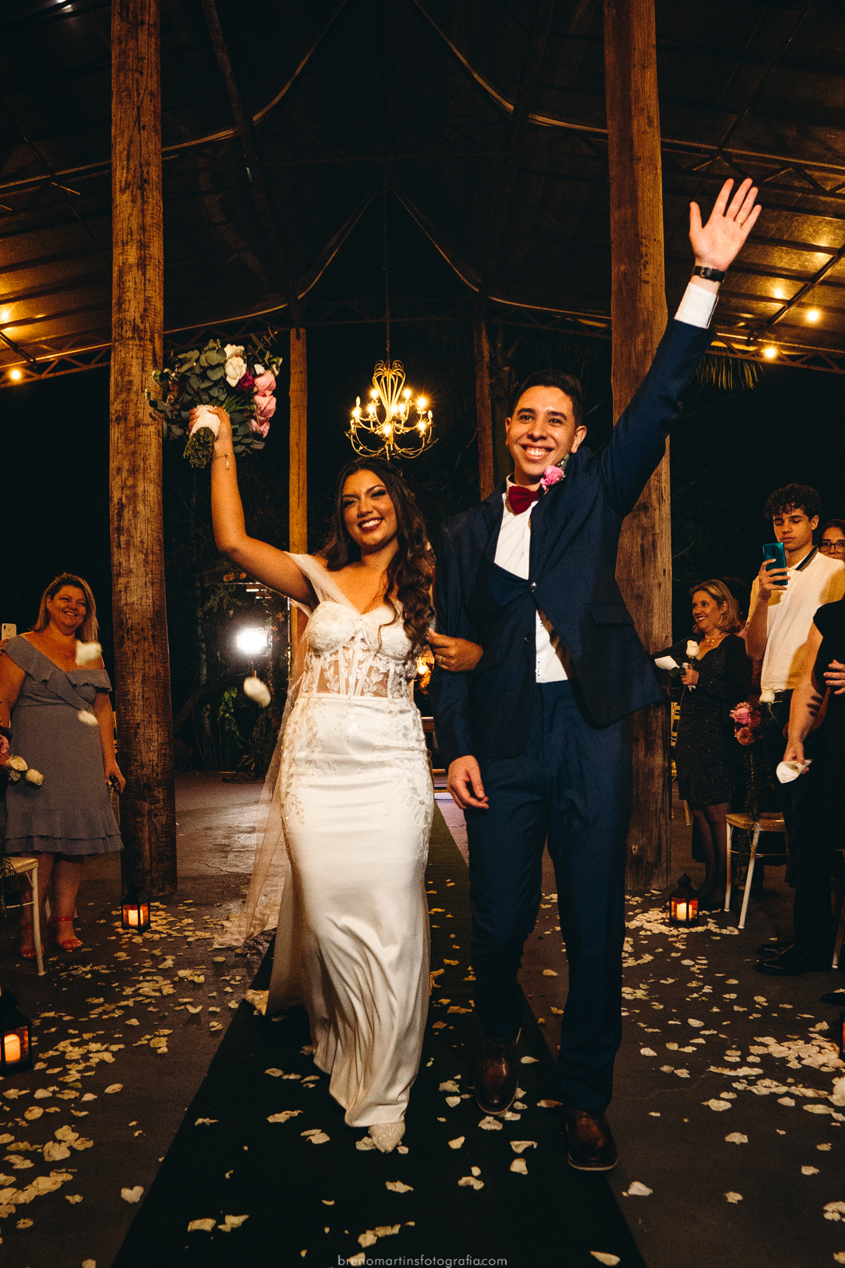 maine-e-matheus-making-of-noiva-atelie-make-up-e-art-viviane-calian-jacarei-sp-cerimonia-e-festa-espaco-boulevard-estrada--velha-de-igarata-1571-buffet-jacarei-sp-templo-de-campinas-casamento-no-templo-brenomartinsfoto