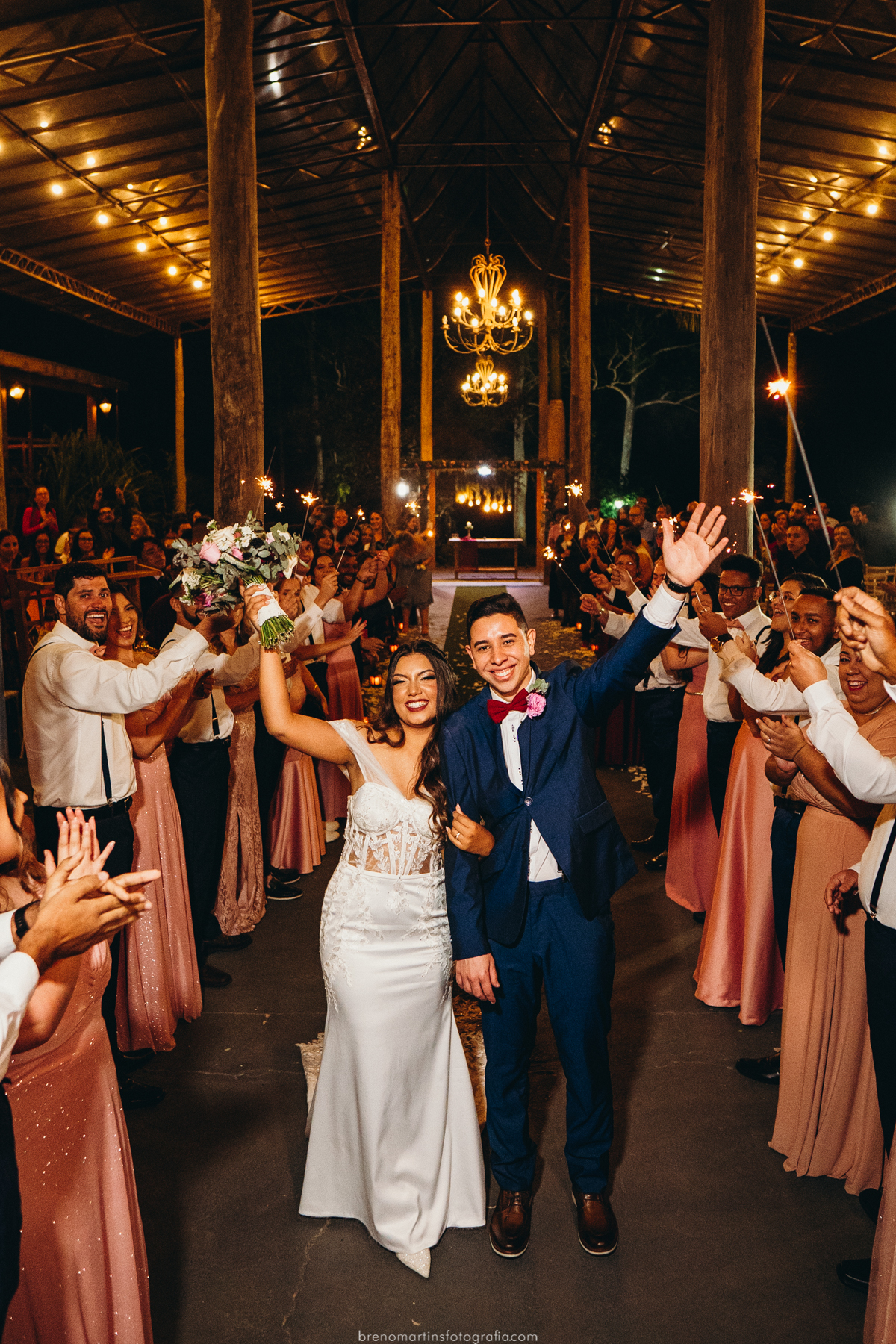 maine-e-matheus-making-of-noiva-atelie-make-up-e-art-viviane-calian-jacarei-sp-cerimonia-e-festa-espaco-boulevard-estrada--velha-de-igarata-1571-buffet-jacarei-sp-templo-de-campinas-casamento-no-templo-brenomartinsfoto