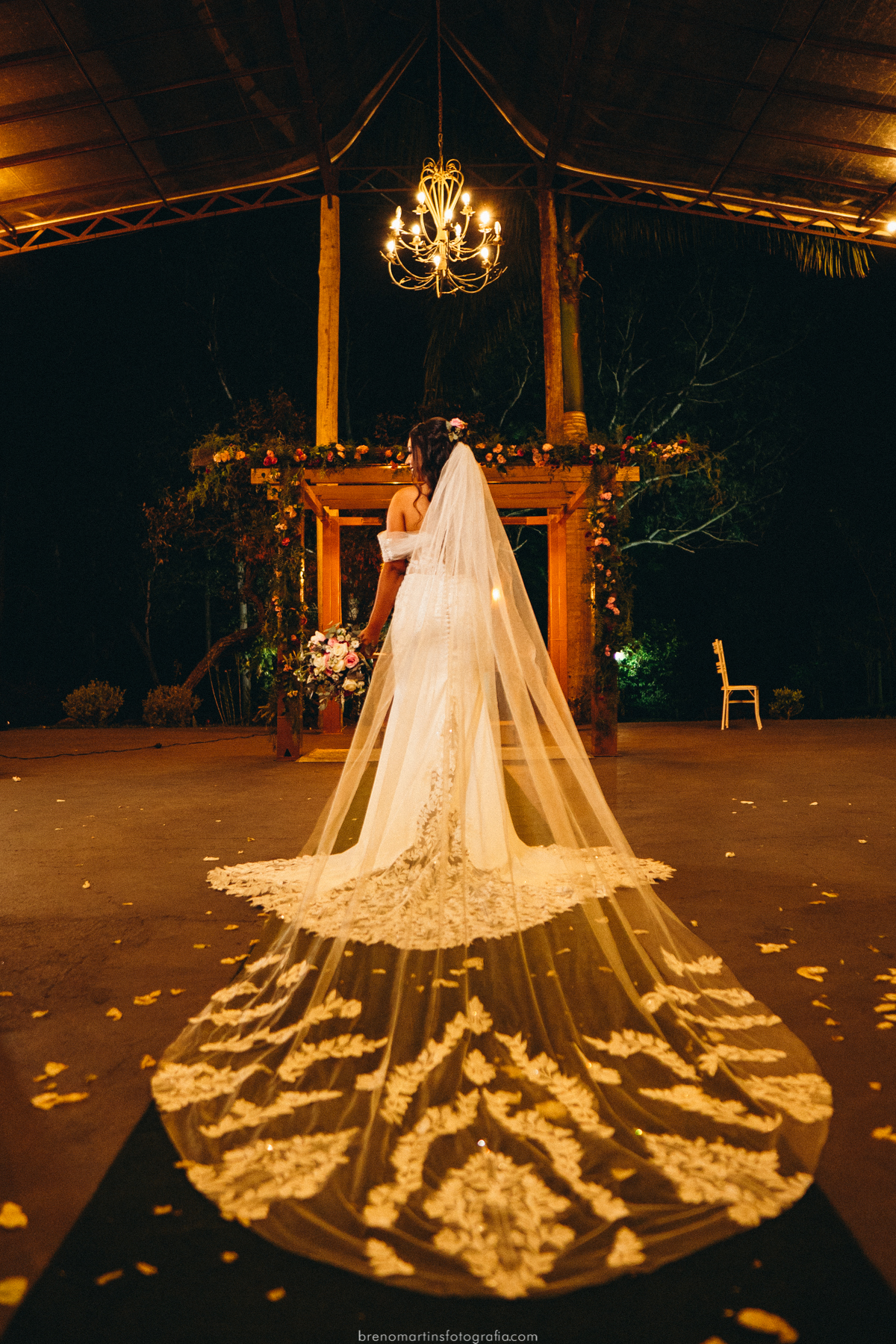 maine-e-matheus-making-of-noiva-atelie-make-up-e-art-viviane-calian-jacarei-sp-cerimonia-e-festa-espaco-boulevard-estrada--velha-de-igarata-1571-buffet-jacarei-sp-templo-de-campinas-casamento-no-templo-brenomartinsfoto