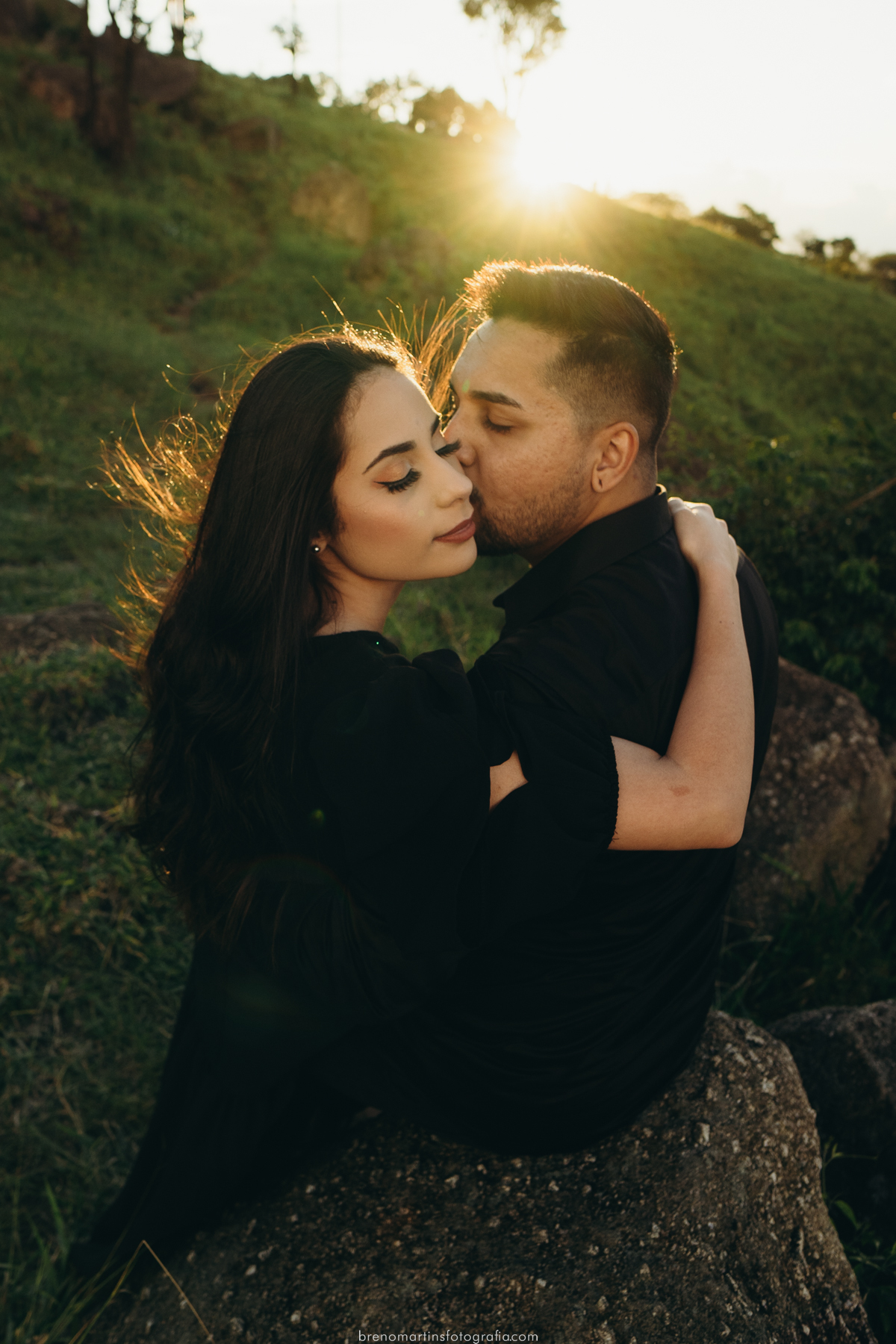 cynthya-e-carlos-pre-wedding-no-pico-do-olho-da-agua-final-de-tarde-mairipora-brenomartinsfoto-breno-martins-fotografia