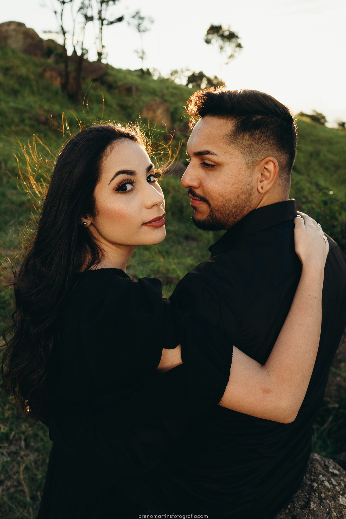 cynthya-e-carlos-pre-wedding-no-pico-do-olho-da-agua-final-de-tarde-mairipora-brenomartinsfoto-breno-martins-fotografia