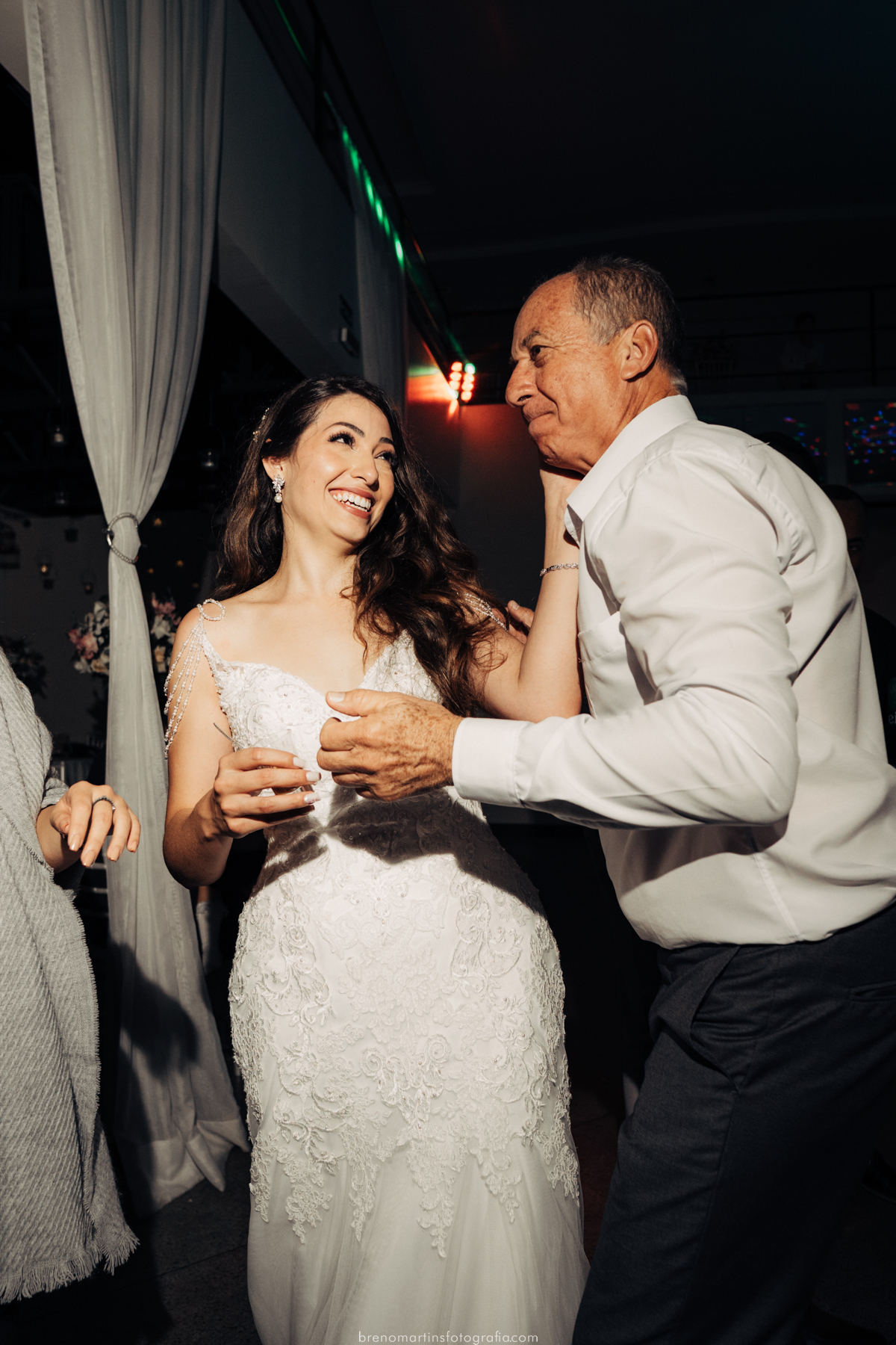 gabriella-e-gabriel-making-of-noiva-no-espaco-le-charmant-casamento-no-espaco-halo-osasco-sp-brenomartinsfoto-breno-martins-fotografia