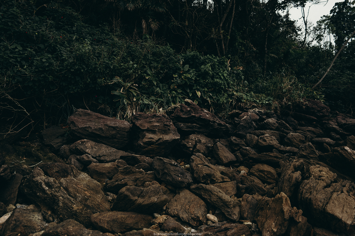rosangela-e-bruno-pre-wedding-na-praia-de-sao-pedro-guaruja-sp-brenomartinsfoto