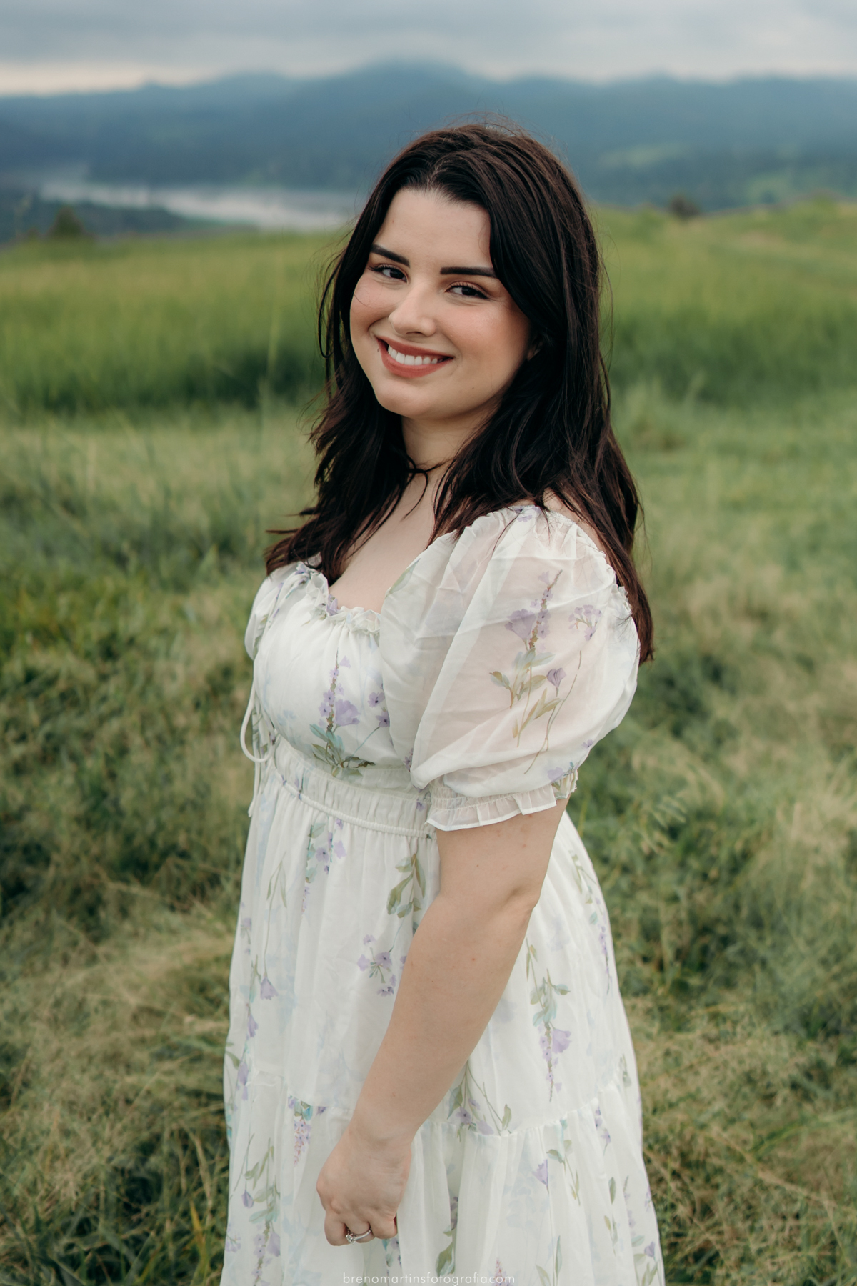 marina-e-flavio-pre-wedding-no-morro-do-capuava-em-pirapora-do-bom-jesus-brenomartinsfoto-breno-martins-fotografia 