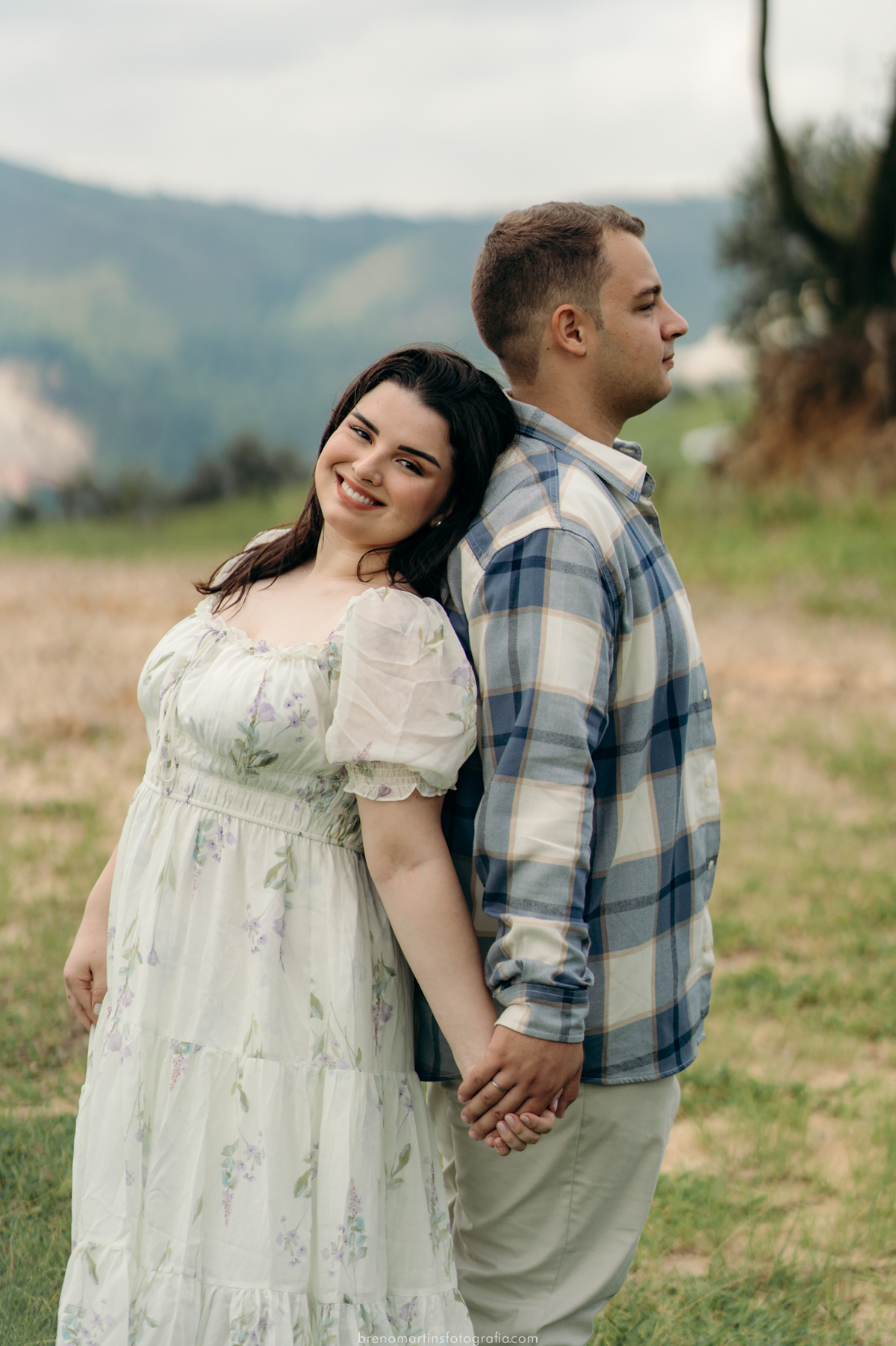 marina-e-flavio-pre-wedding-no-morro-do-capuava-em-pirapora-do-bom-jesus-brenomartinsfoto-breno-martins-fotografia 