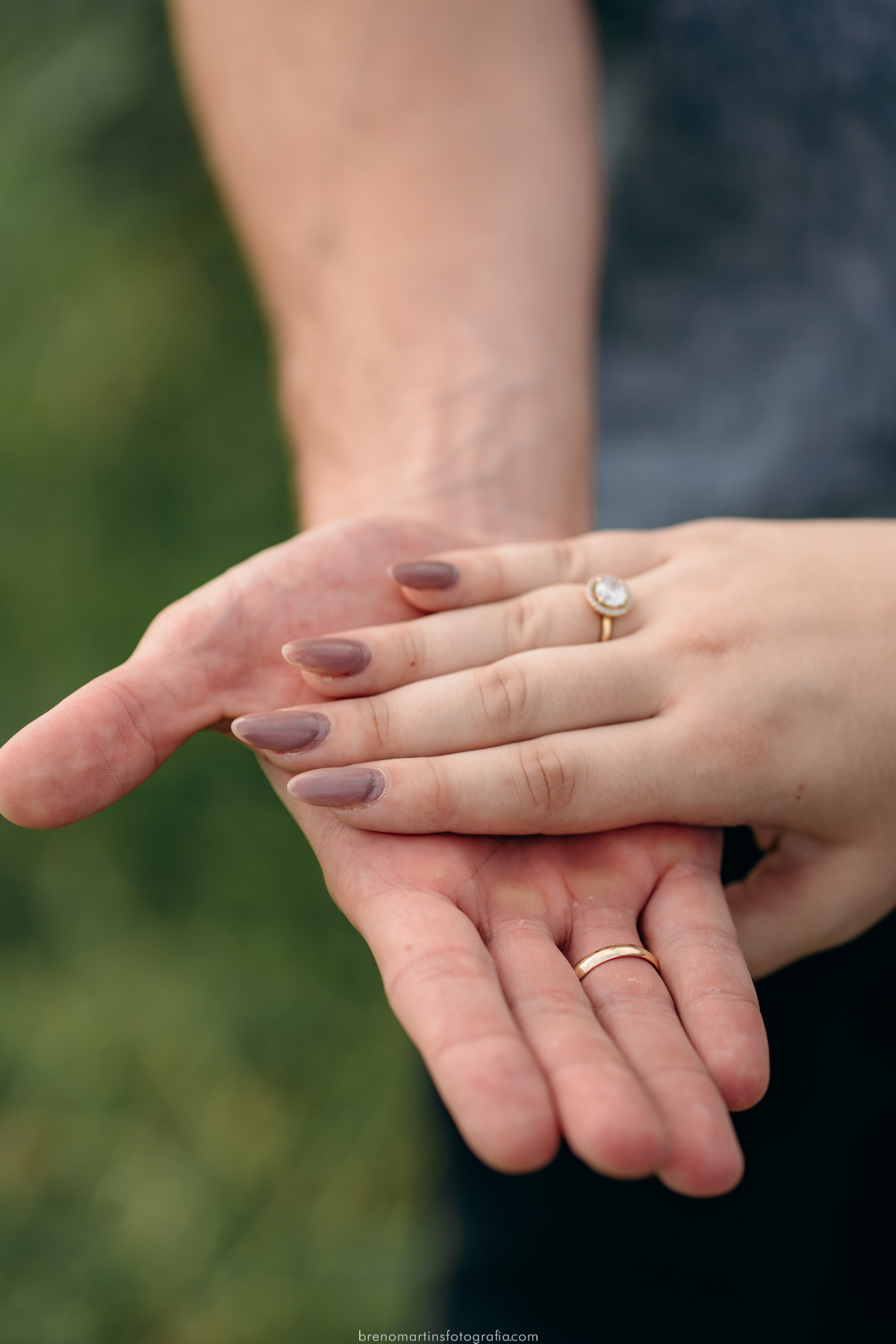 rebecca-e-victor-pre-wedding-no-morro-do-capuava-de-manha-de-tarde-brenomartinsfoto-breno-martins-fotografia-pre-wedding