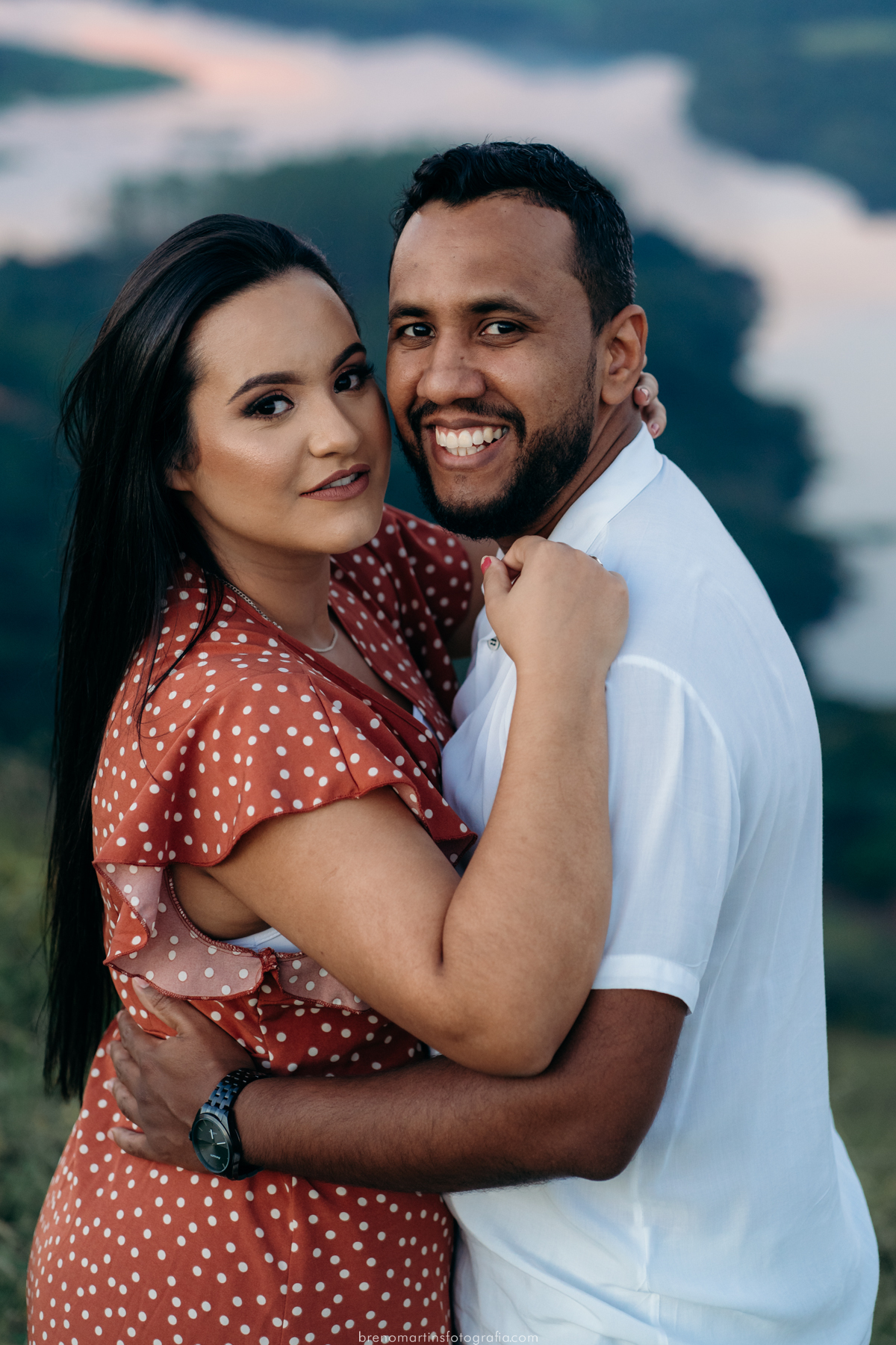 renata-e-rafael-pre-wedding-no-morro-do-capuava-brenomartinsfoto-breno-martins-fotografia-casamento-no-campo-fotografo-sp-interior-lapis-de-noiva-virei-noiva 