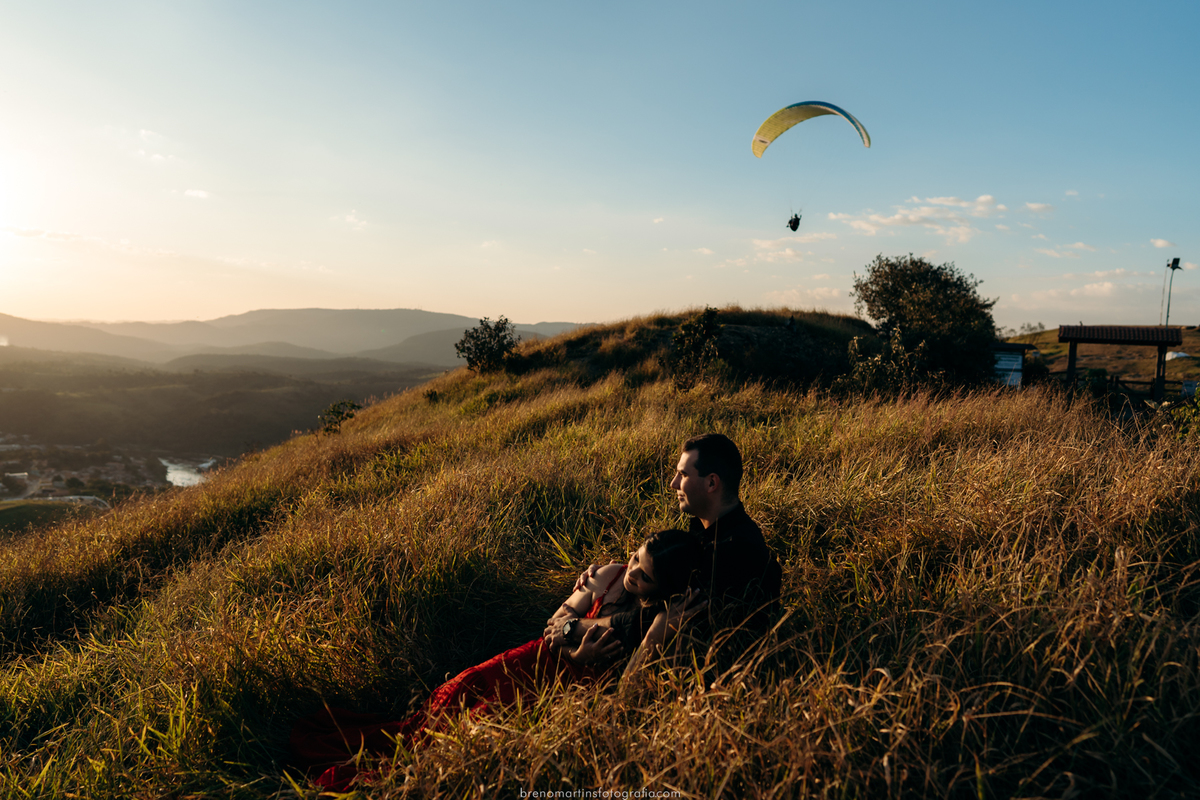 pre-wedding-no-morro-do-capuava-brenomartinsfoto-breno-martins-fotografia-casamento-no-campo-fotografo-sp-interior-lapis-de-noiva-virei-noiva
