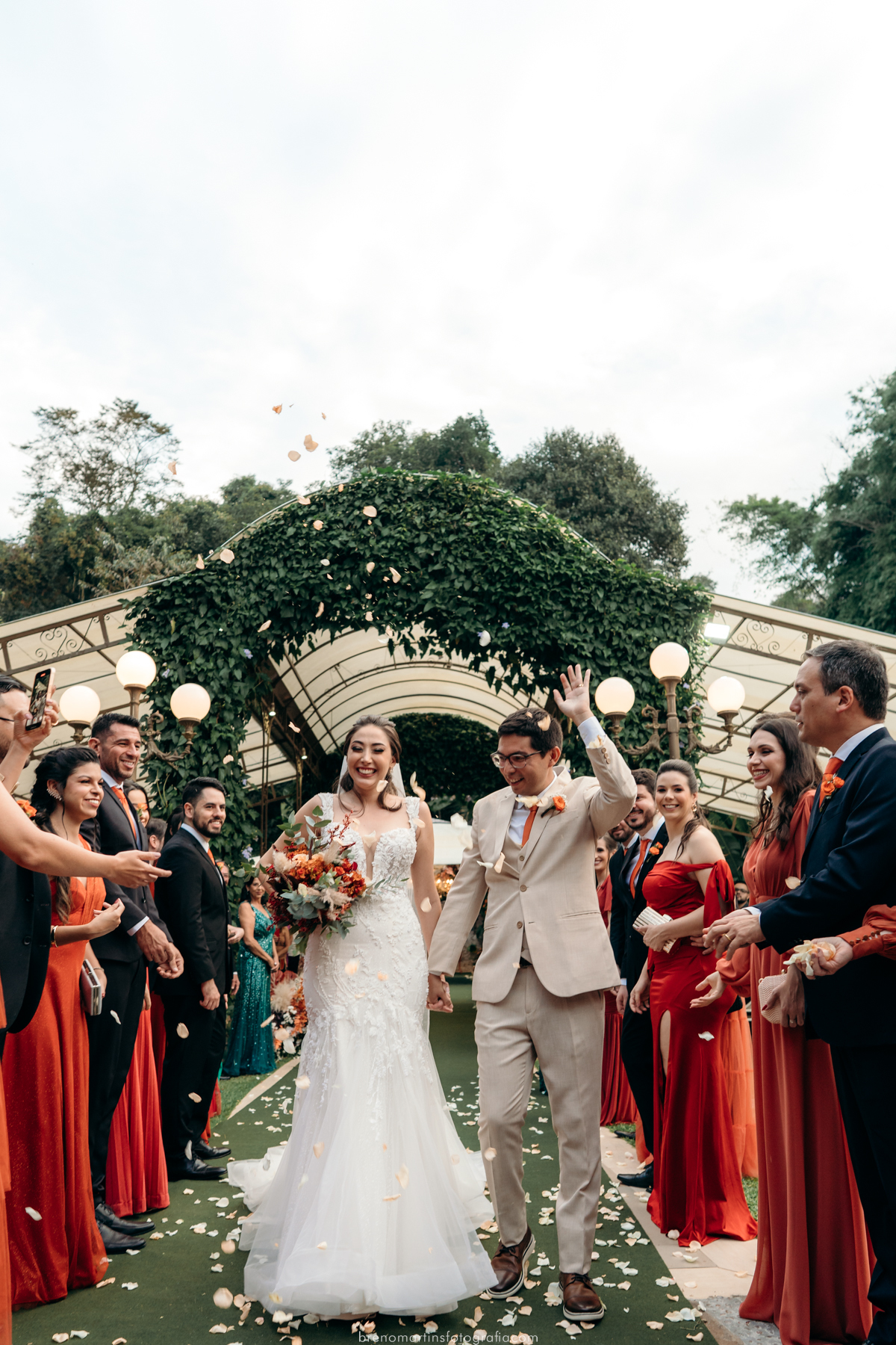 paola-e-silvio-casamento-no-espaco-ravena-garden-mairipora-sp-vestido-de-noiva-pet-no-casamento-brenomartinsfoto-breno-martins-fotografia 