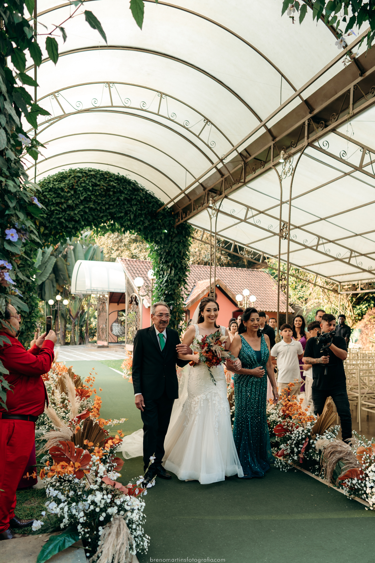 paola-e-silvio-casamento-no-espaco-ravena-garden-mairipora-sp-vestido-de-noiva-pet-no-casamento-brenomartinsfoto-breno-martins-fotografia 