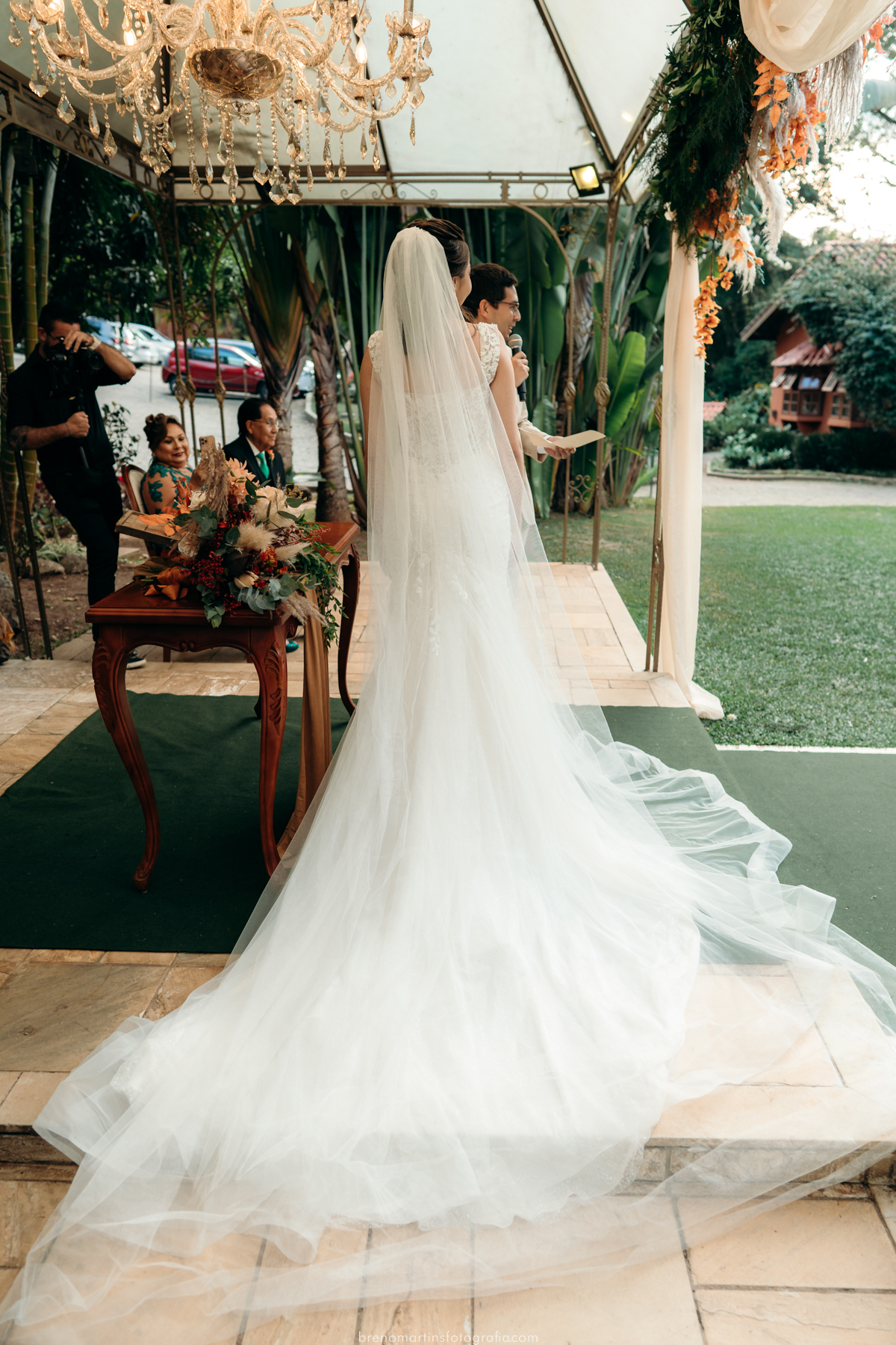paola-e-silvio-casamento-no-espaco-ravena-garden-mairipora-sp-vestido-de-noiva-pet-no-casamento-brenomartinsfoto-breno-martins-fotografia 