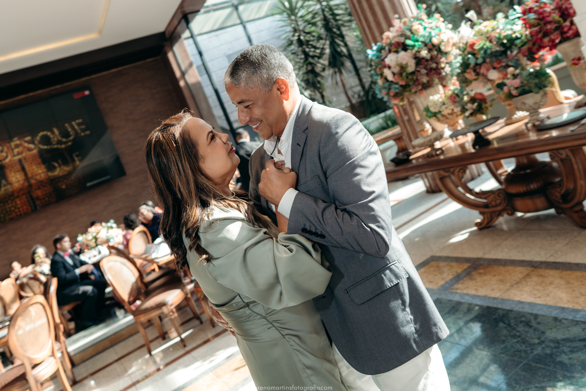 rebecca-e-victor-casamento-na mansao-arabesque-templo-de-sao-paulo-making-of-noiva-breno-martins-fotografia-breno-martins-foto-buffet-evento-perfeito 