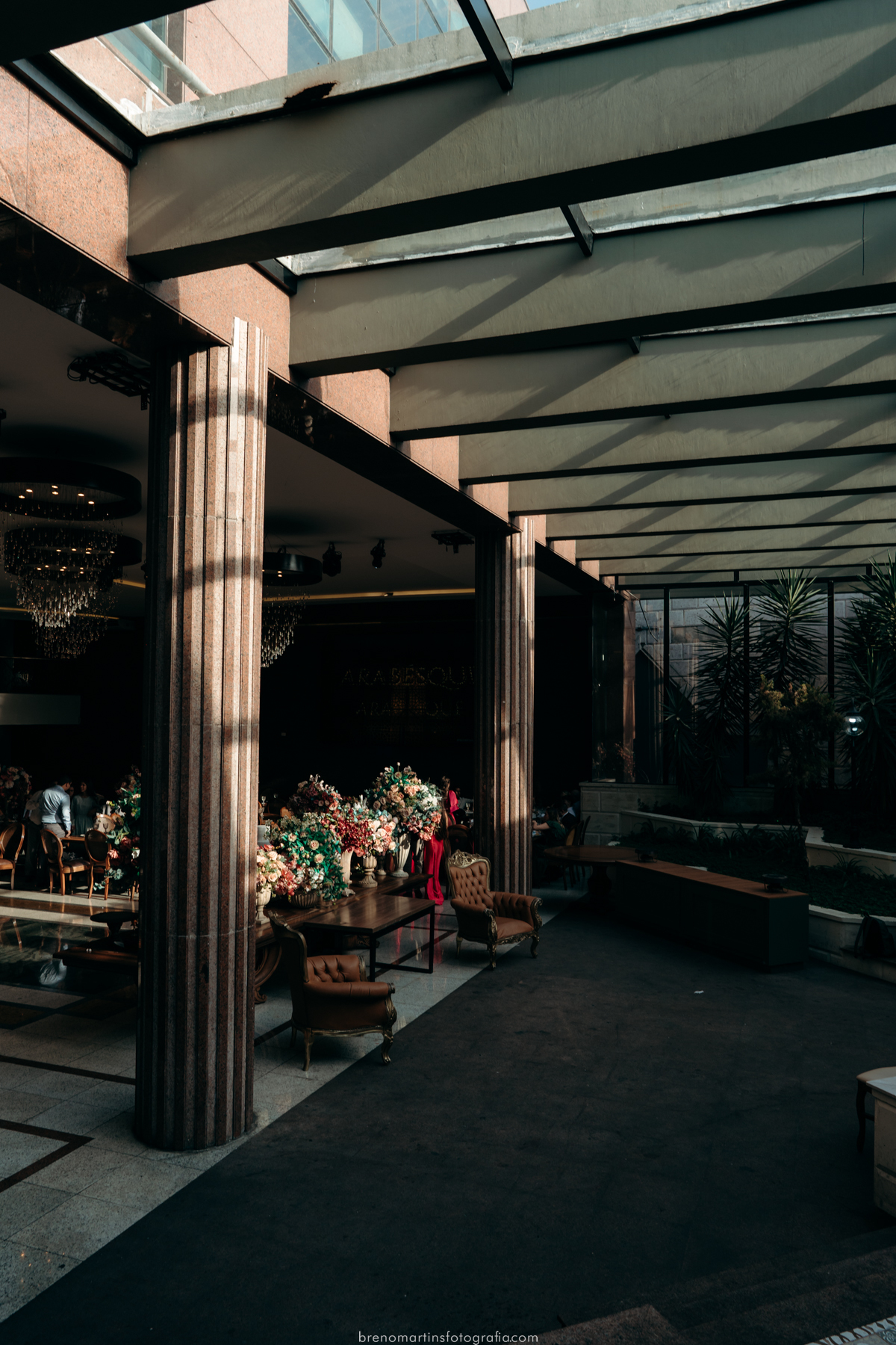 rebecca-e-victor-casamento-na mansao-arabesque-templo-de-sao-paulo-making-of-noiva-breno-martins-fotografia-breno-martins-foto-buffet-evento-perfeito 