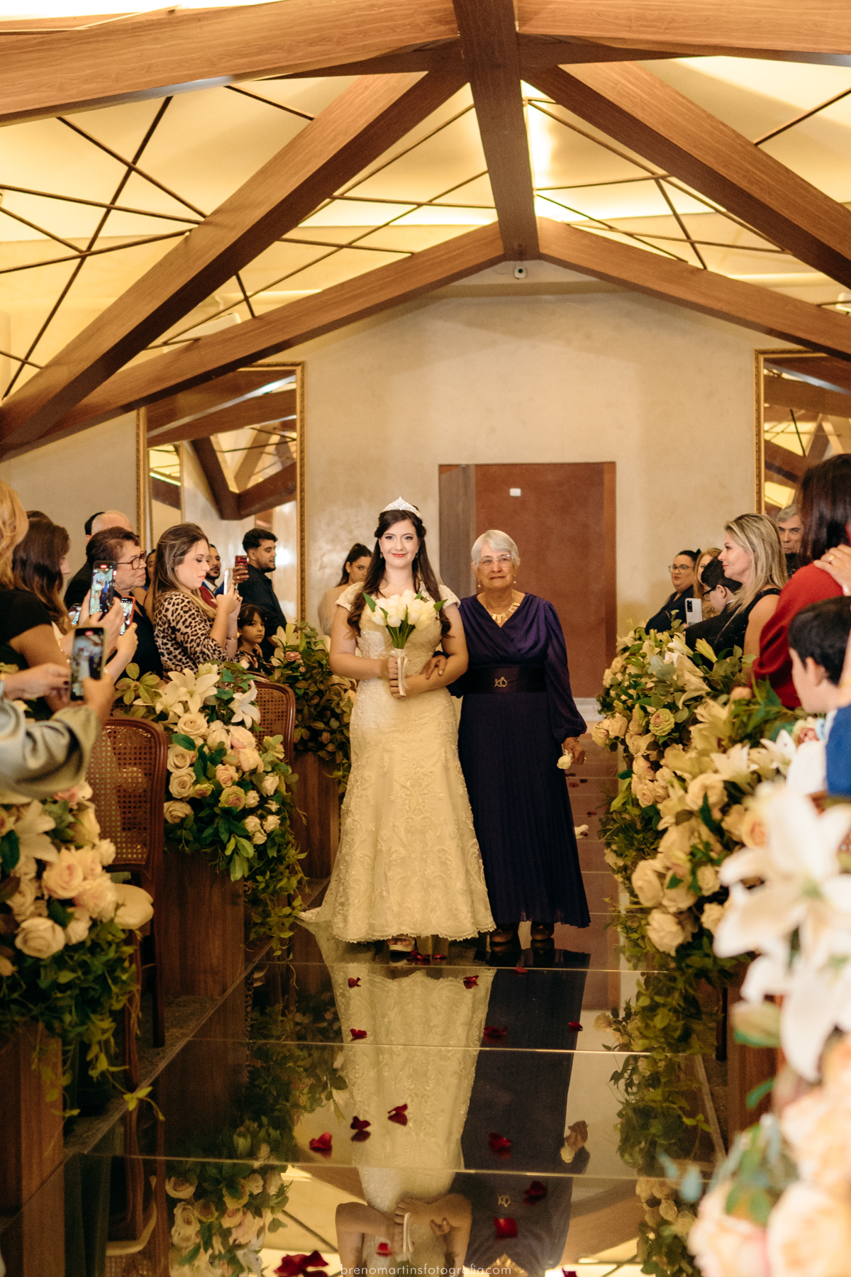 rebecca-e-victor-casamento-na mansao-arabesque-templo-de-sao-paulo-making-of-noiva-breno-martins-fotografia-breno-martins-foto-buffet-evento-perfeito 