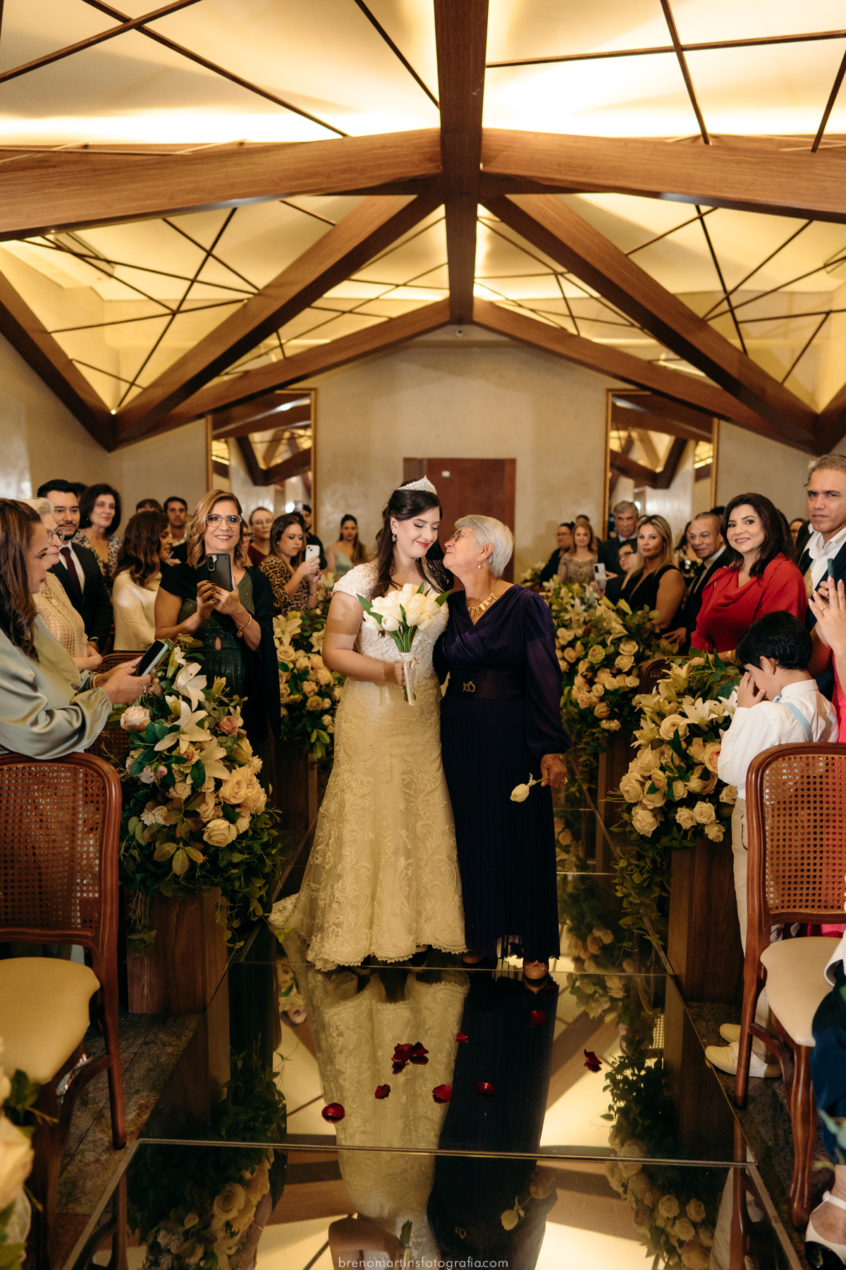 rebecca-e-victor-casamento-na mansao-arabesque-templo-de-sao-paulo-making-of-noiva-breno-martins-fotografia-breno-martins-foto-buffet-evento-perfeito 