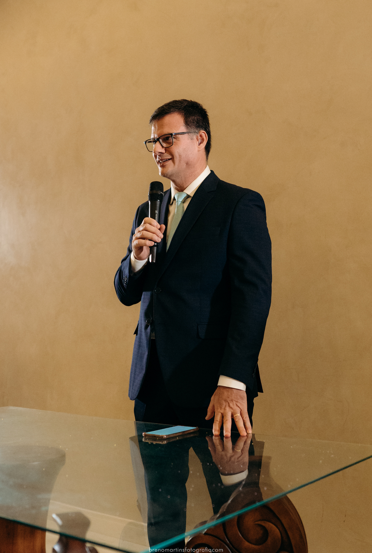 rebecca-e-victor-casamento-na mansao-arabesque-templo-de-sao-paulo-making-of-noiva-breno-martins-fotografia-breno-martins-foto-buffet-evento-perfeito 