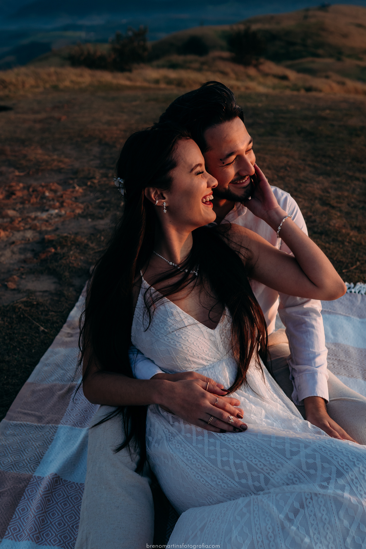 ingrid-e-matheus-pre-wedding-de-manhazinha-nascer-do-sol-pre-wedding-breno-martins-foto-morro-do-capuava