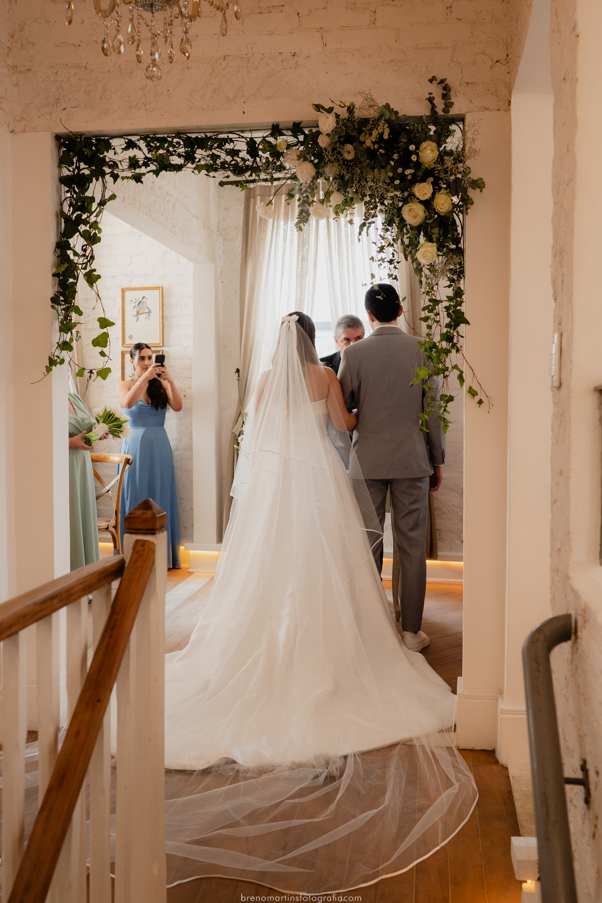 taty-e-lucas-making-of-boutique-casamento-na-casinha-quintal-breno-martins-fotografia-brenomartinsfoto 