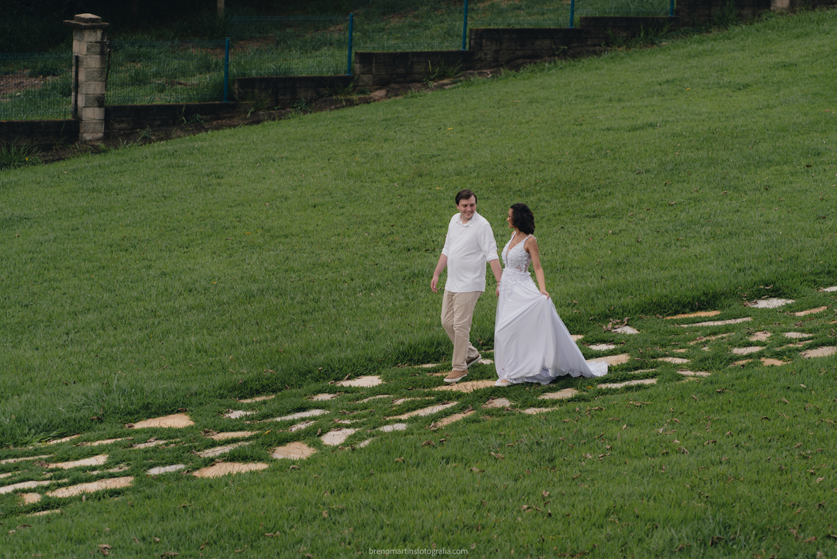 gabriela-e-joshua-e-pre-wedding-no-swiss-park-em-campinas-brenomartinsfoto1