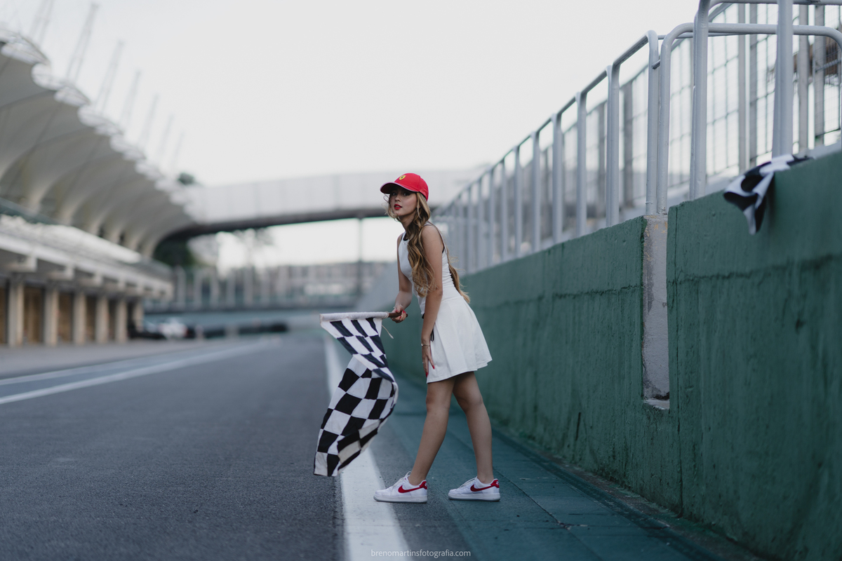 maria-clara-sessao-15-anos-no-autodromo-de-interlagos-brenomartinsfoto-breno-martins-fotografia-formula-1-interlagos 